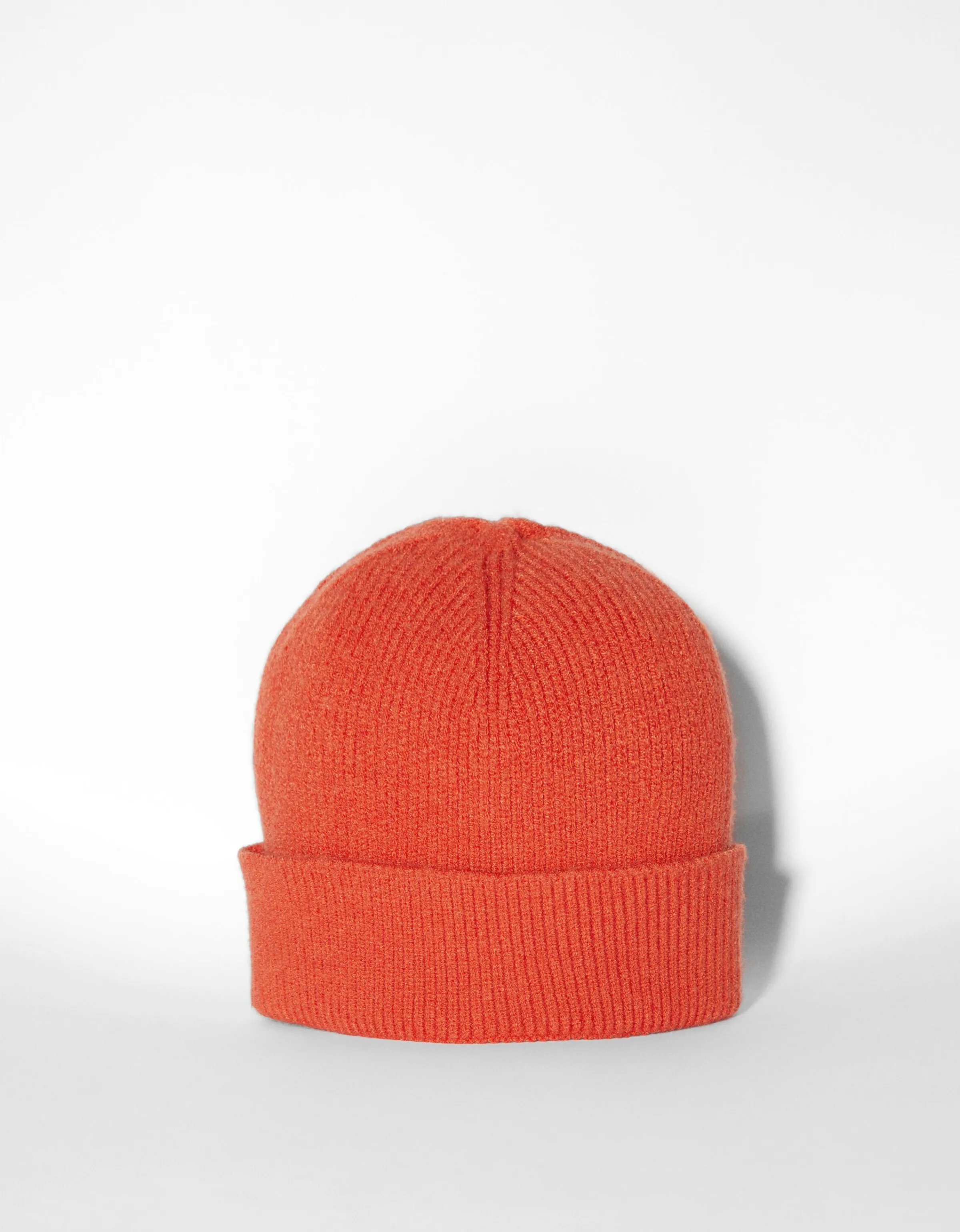 BERSHKA Beanie corto Naranja Flash Sale