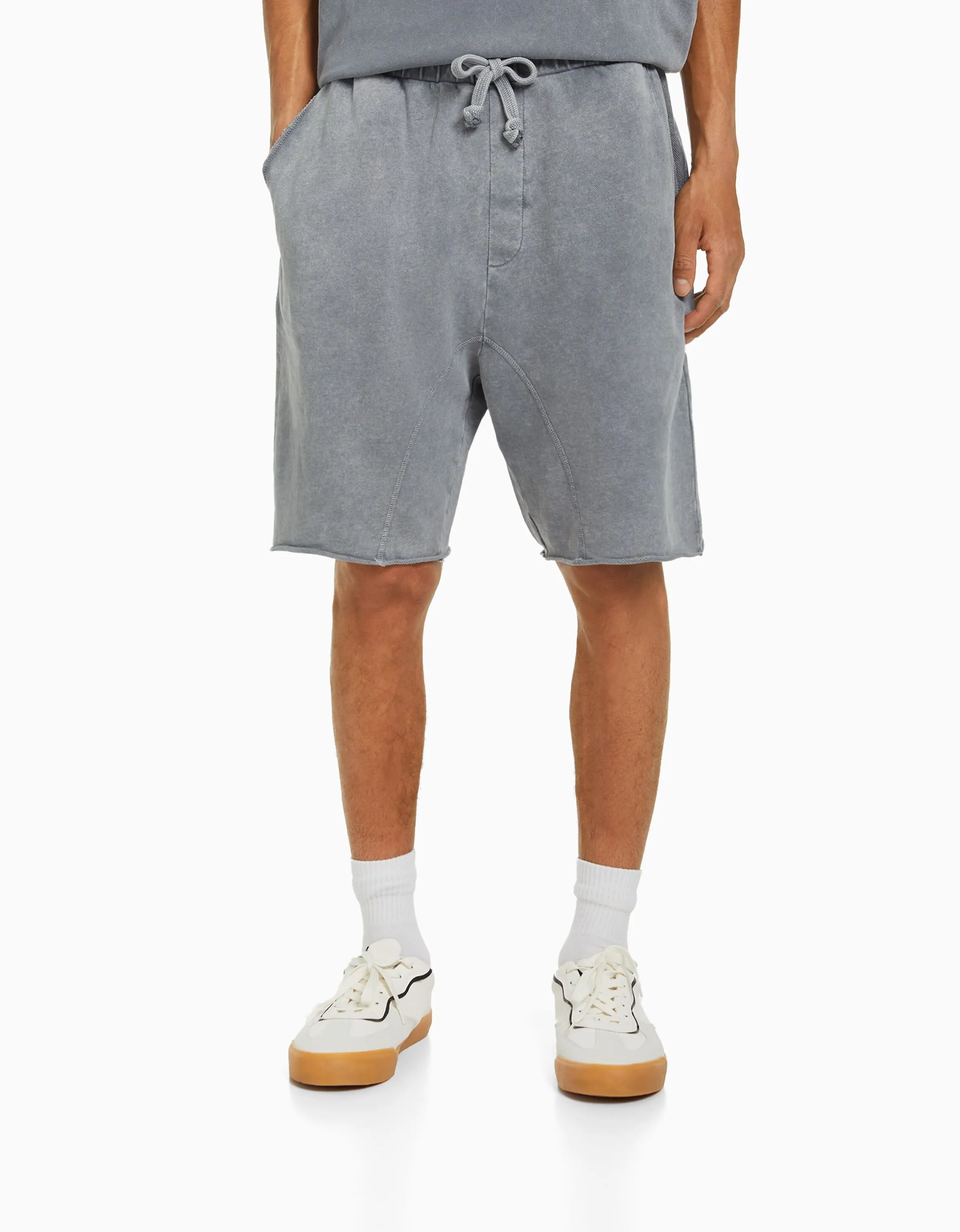 BERSHKA Bermuda felpa efecto lavado Blanco Clearance