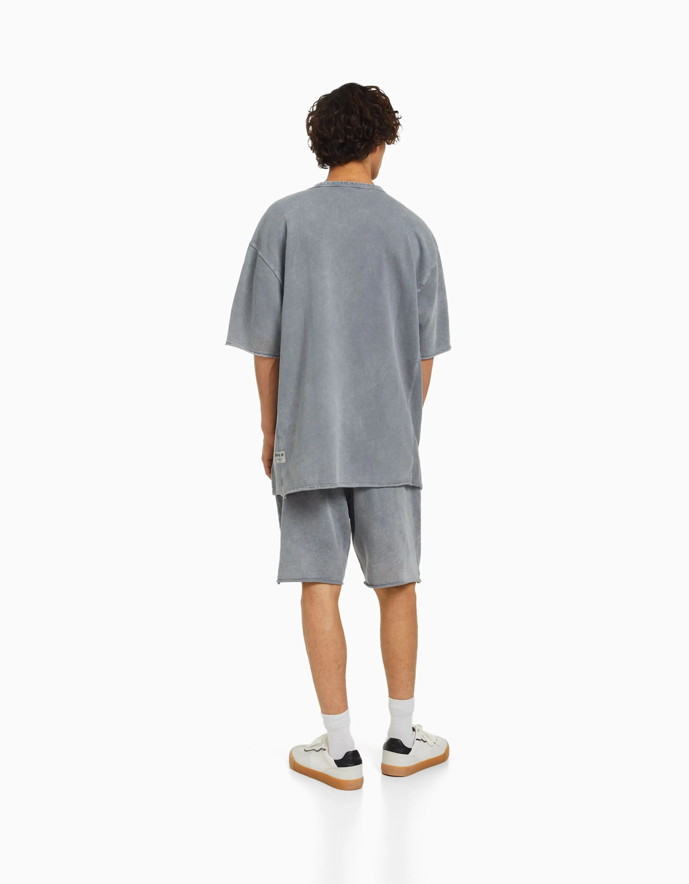 BERSHKA Bermuda felpa efecto lavado Blanco Clearance