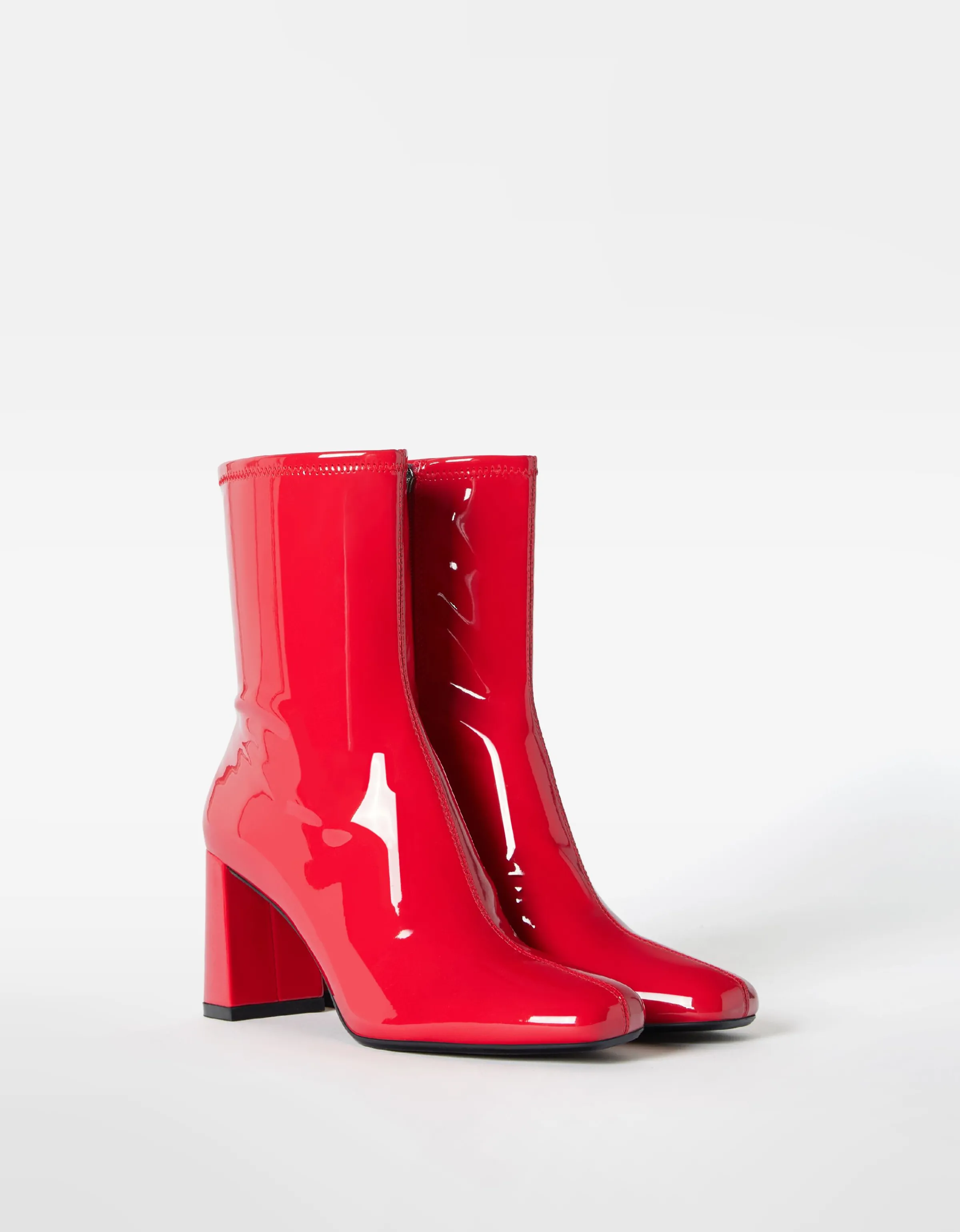 BERSHKA Botines tacón ajustados tipo charol Rojo Cheap