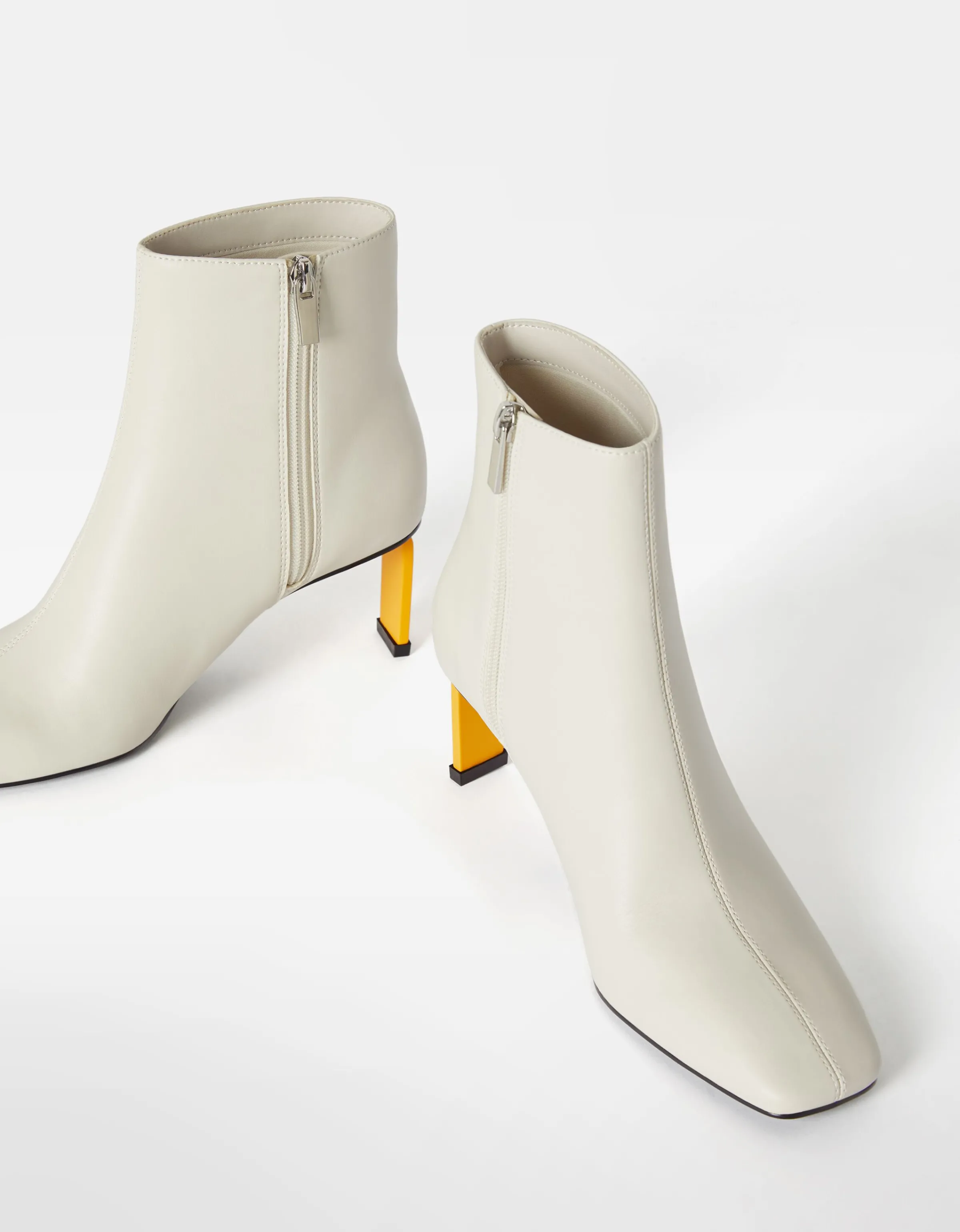BERSHKA Botines tacón color Gris Discount