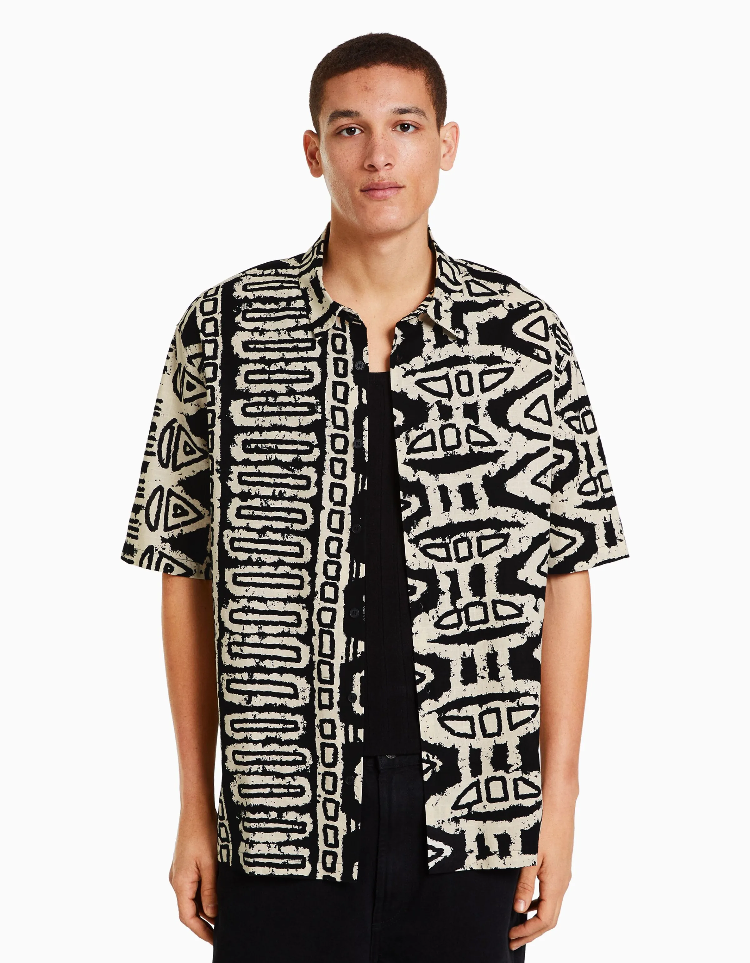BERSHKA Camisa manga corta print Blanco / Negro Discount