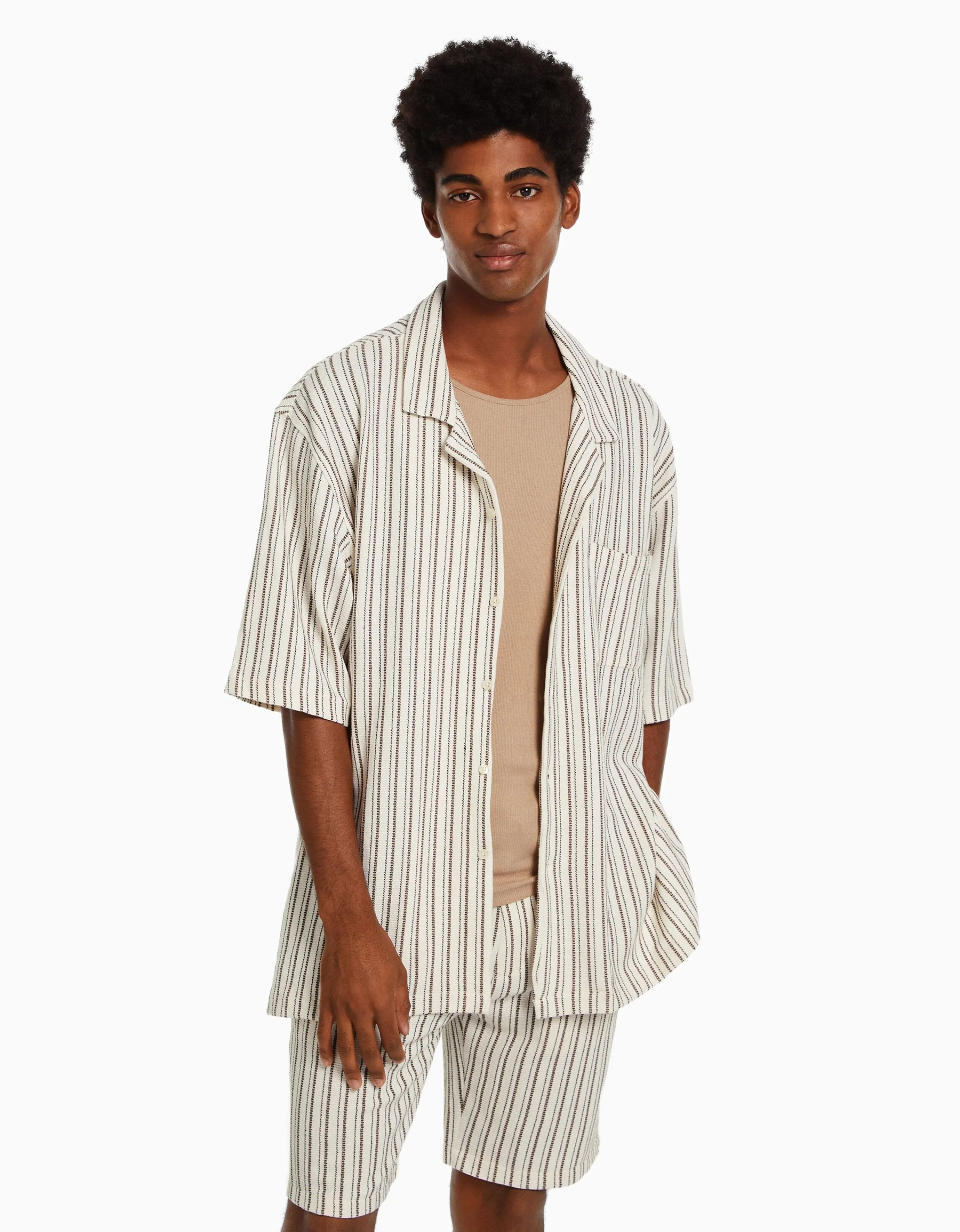 BERSHKA Camisa manga corta rústica rayas Blanco / Negro Best