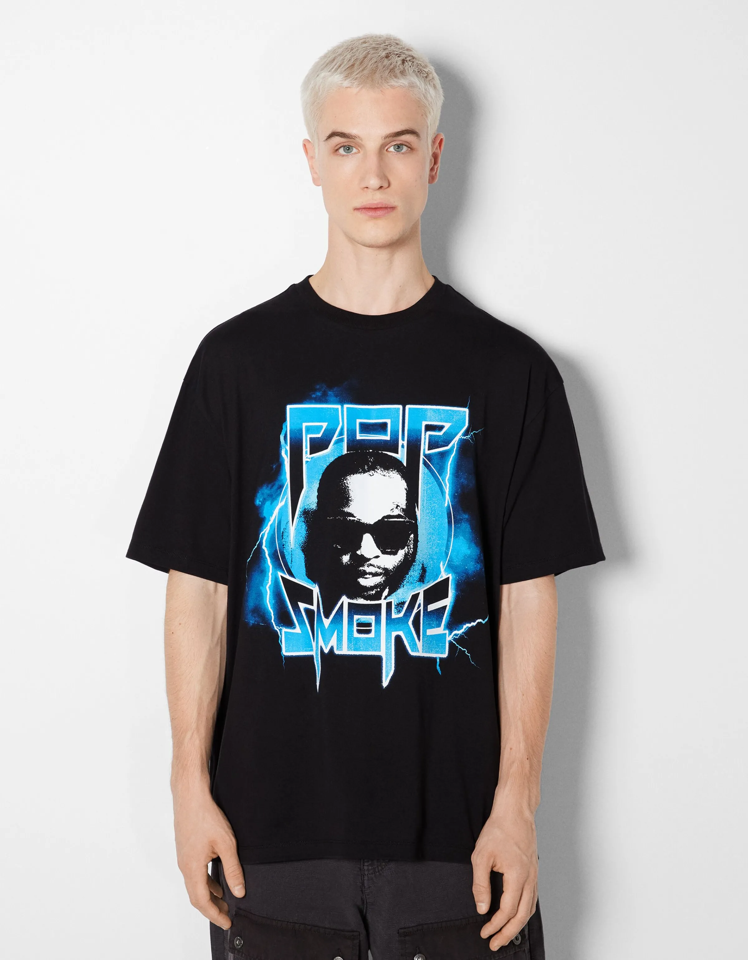 BERSHKA Camiseta boxy fit Pop Smoke Negro Store