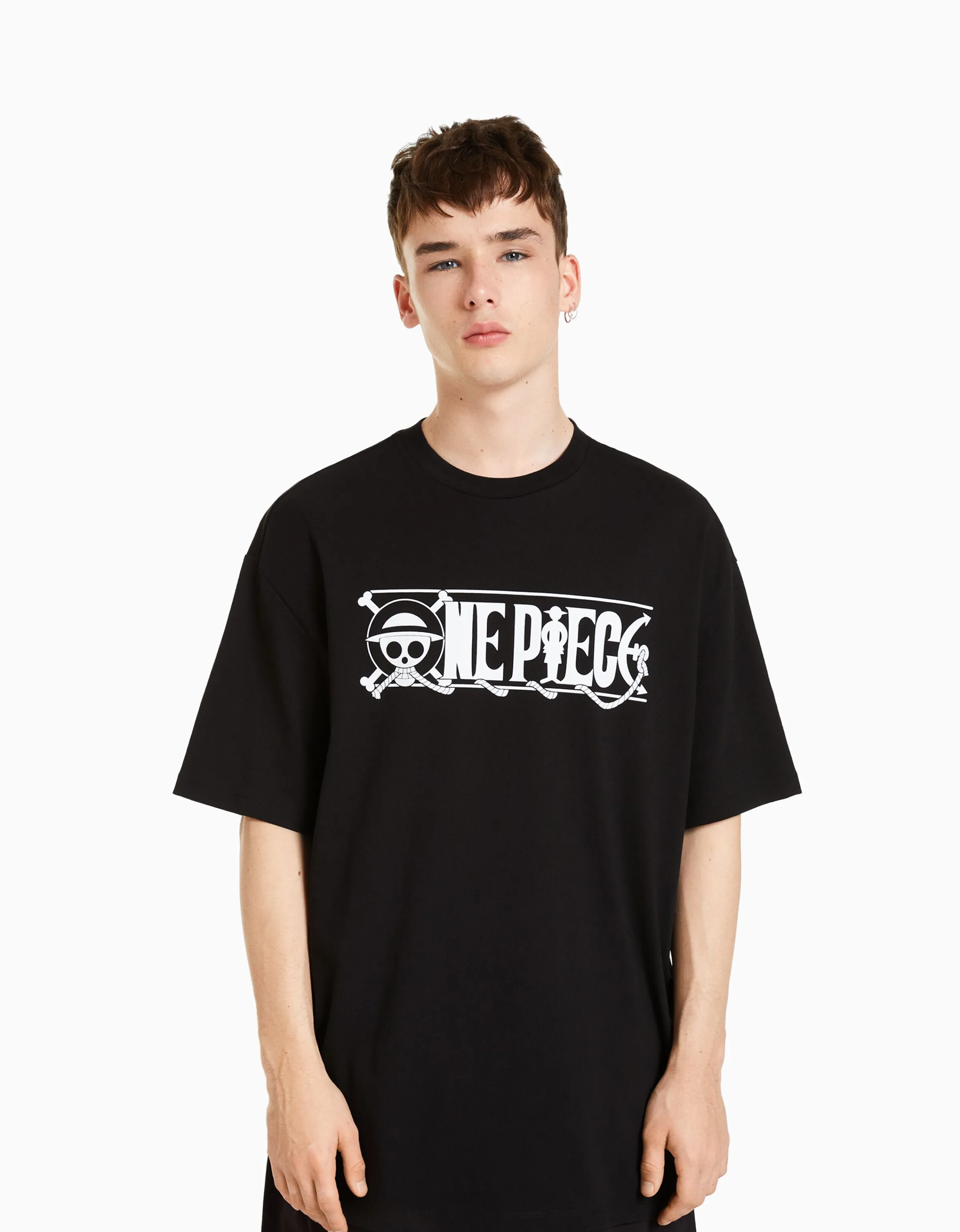 BERSHKA Camiseta manga corta boxy fit print One Piece Negro Discount