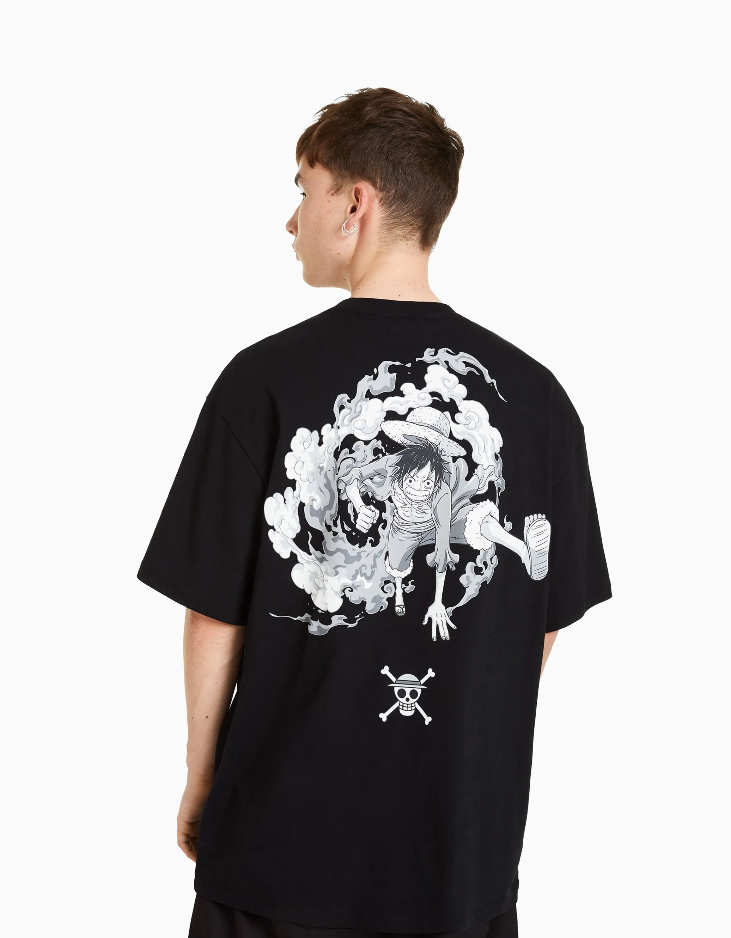 BERSHKA Camiseta manga corta boxy fit print One Piece Negro Discount