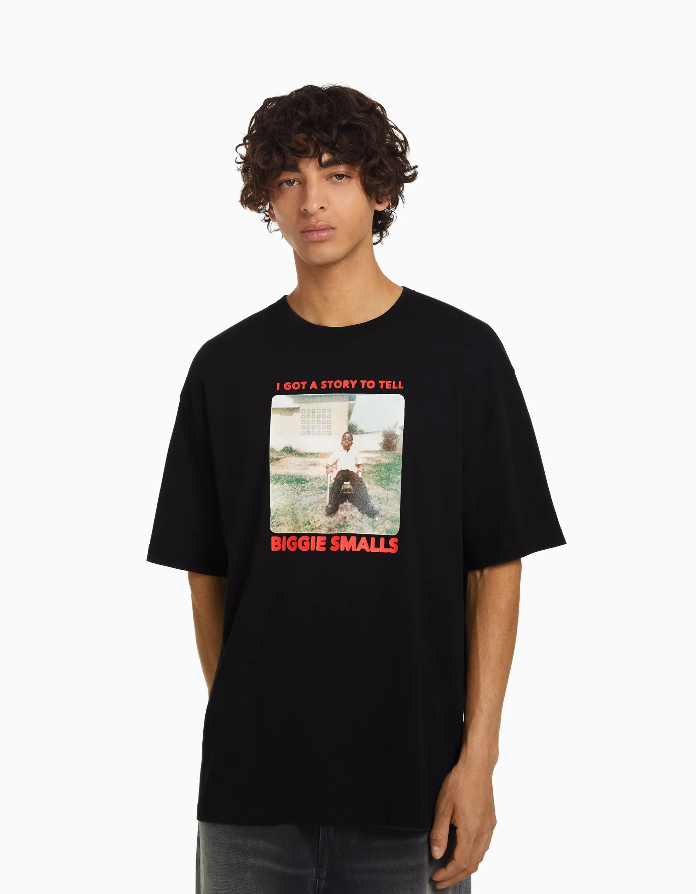 BERSHKA Camiseta manga corta boxy fit print The Notorious B.I.G. Negro Shop