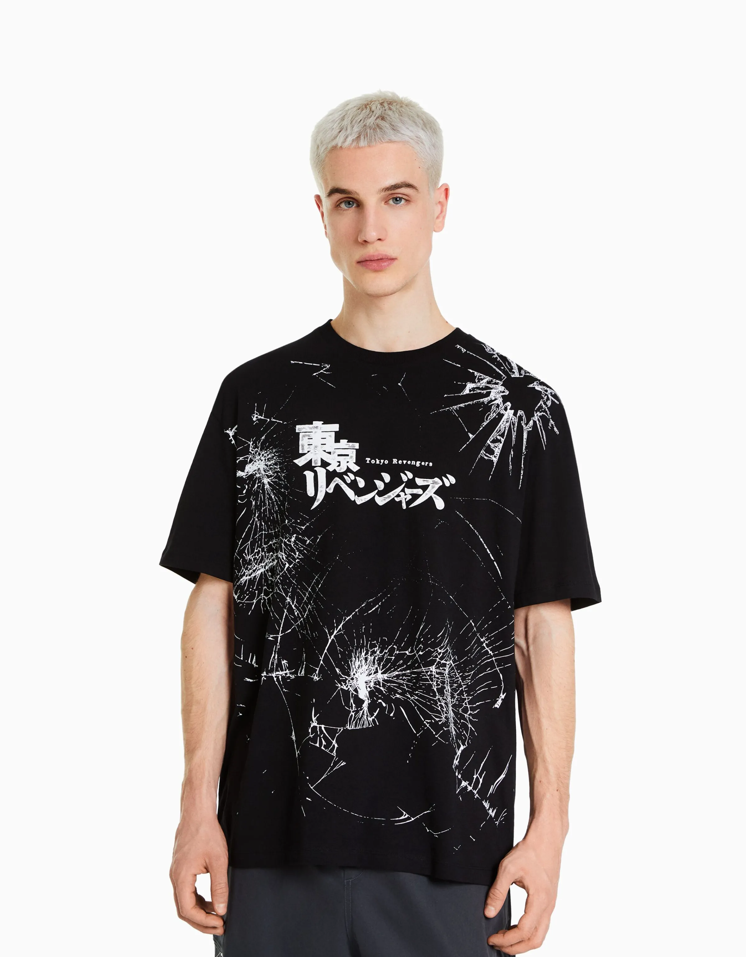 BERSHKA Camiseta manga corta boxy fit TOKYO REVENGERS Negro Best