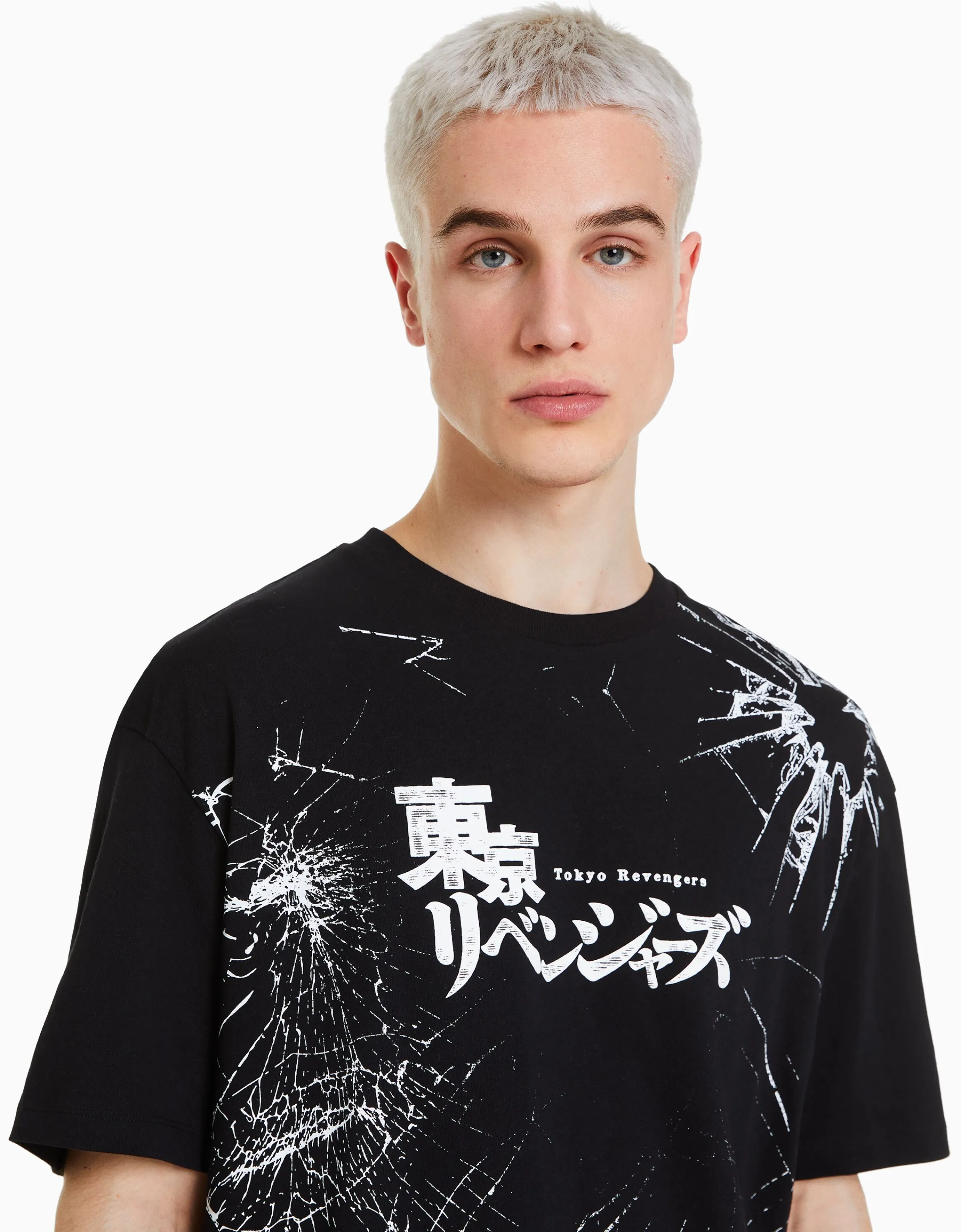 BERSHKA Camiseta manga corta boxy fit TOKYO REVENGERS Negro Best