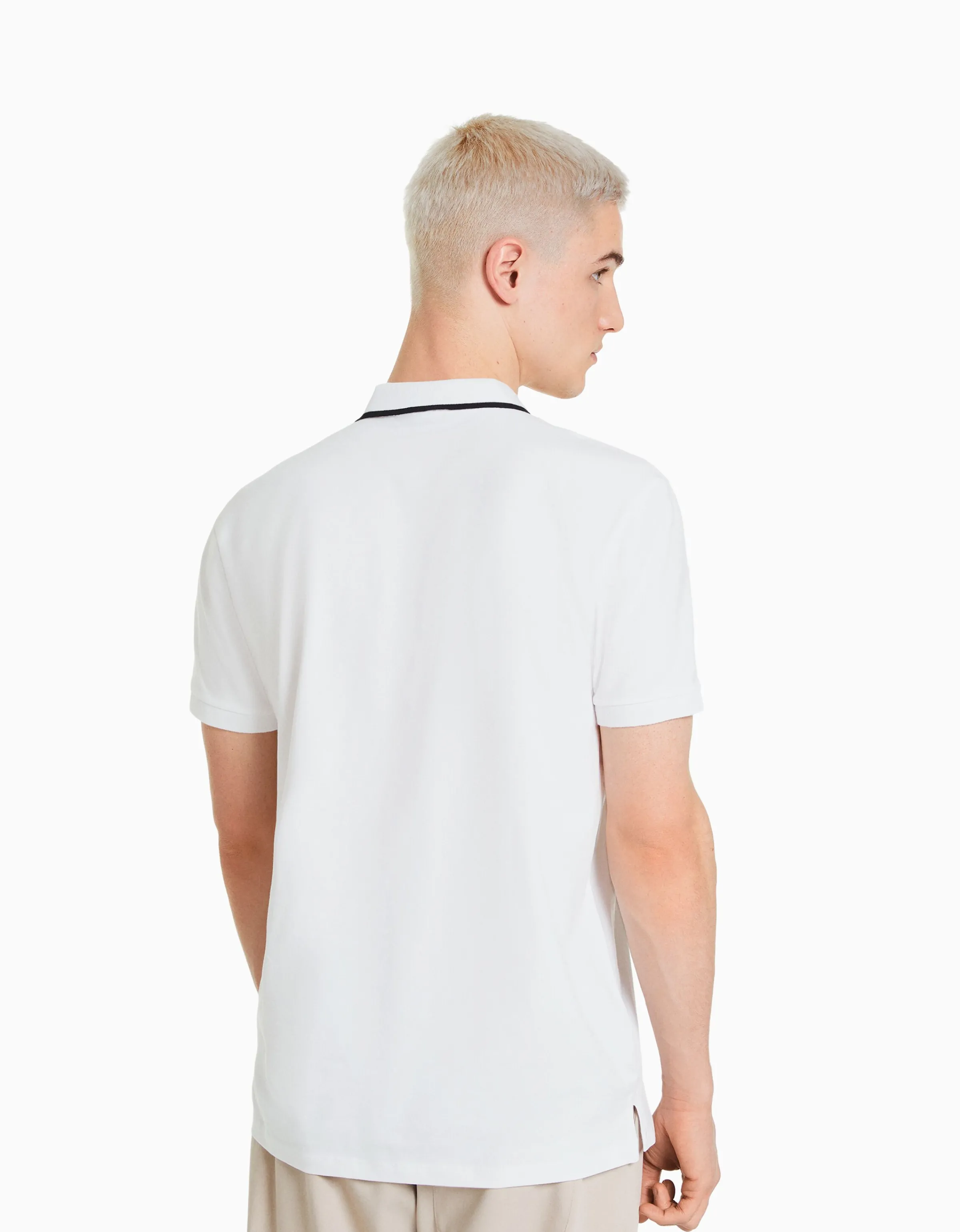 BERSHKA Camiseta manga corta cuello polo bandas Blanco Flash Sale