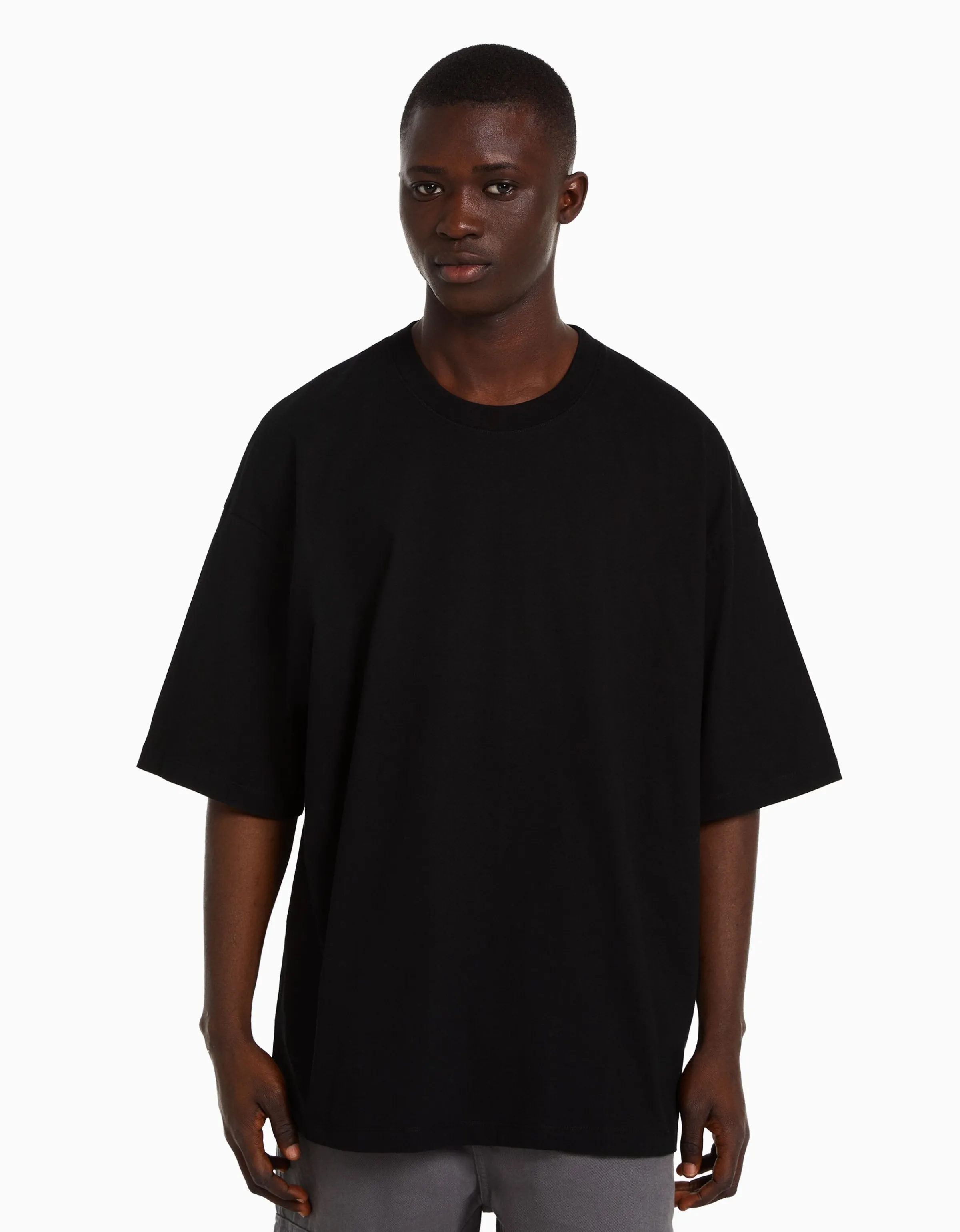 BERSHKA Camiseta manga corta oversize Negro Fashion