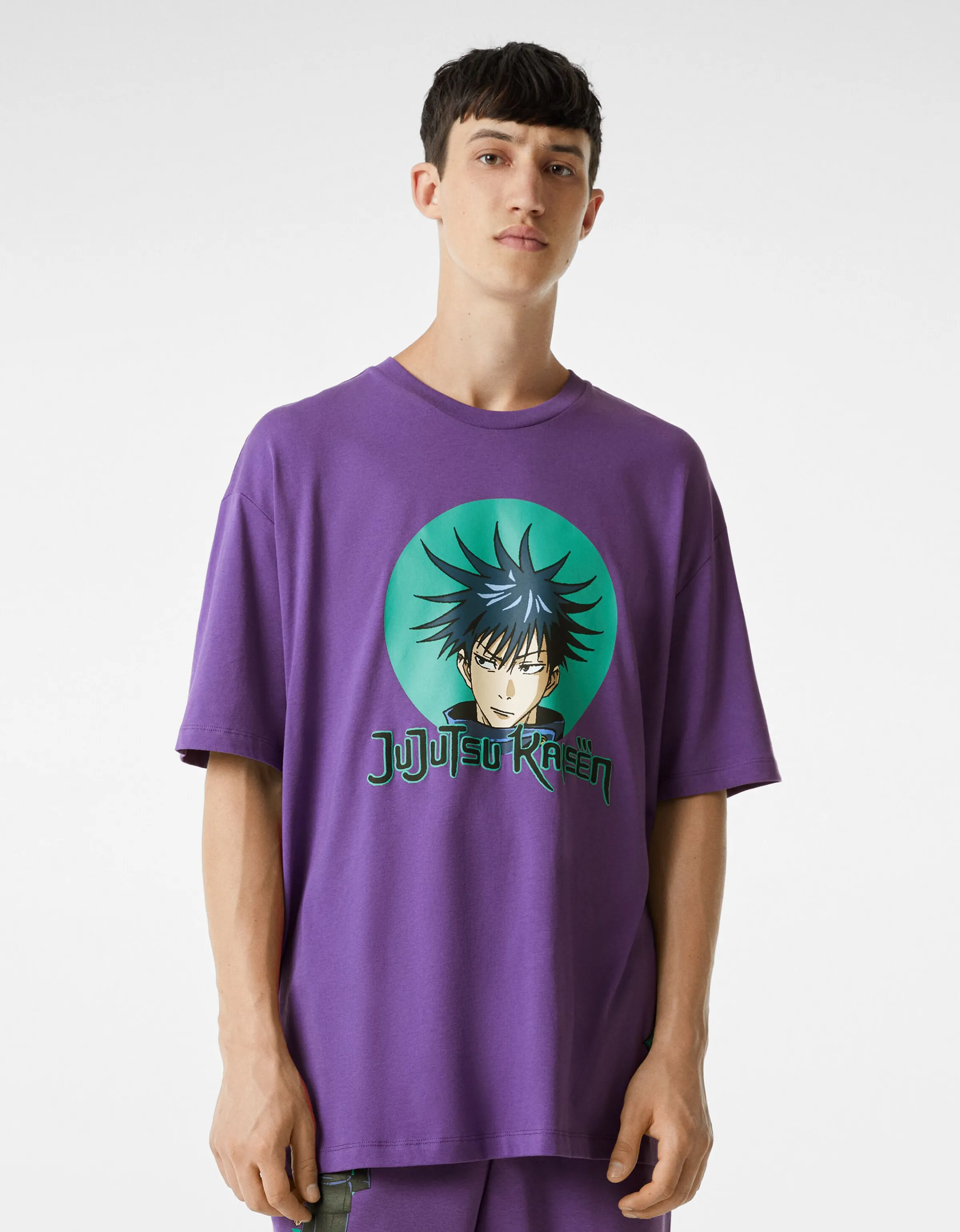 BERSHKA Camiseta manga corta oversize boxy fit print Jujutsu Morado Shop