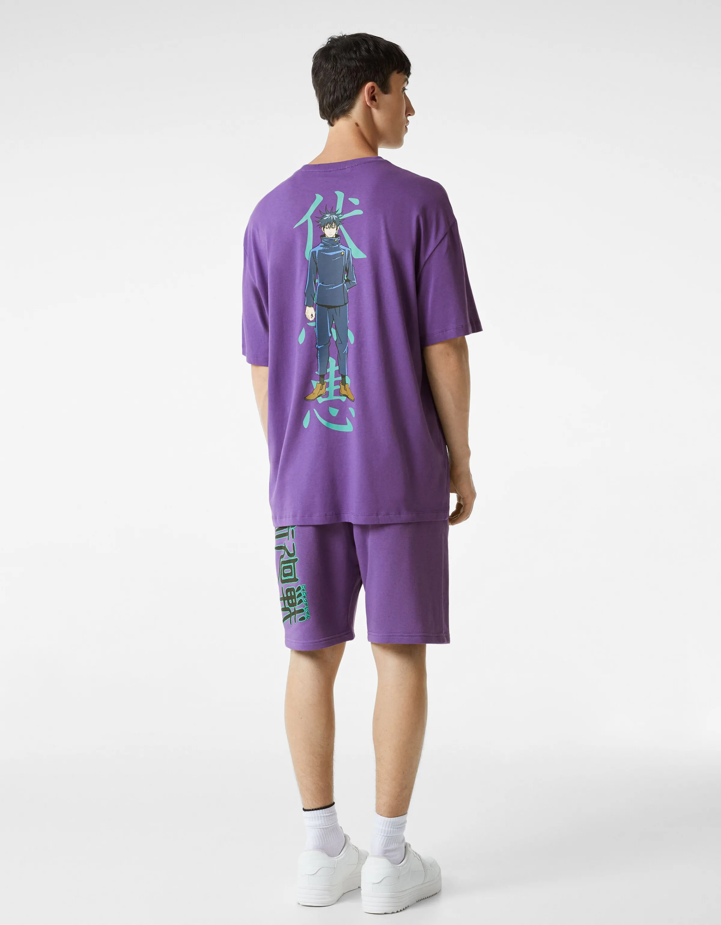 BERSHKA Camiseta manga corta oversize boxy fit print Jujutsu Morado Shop
