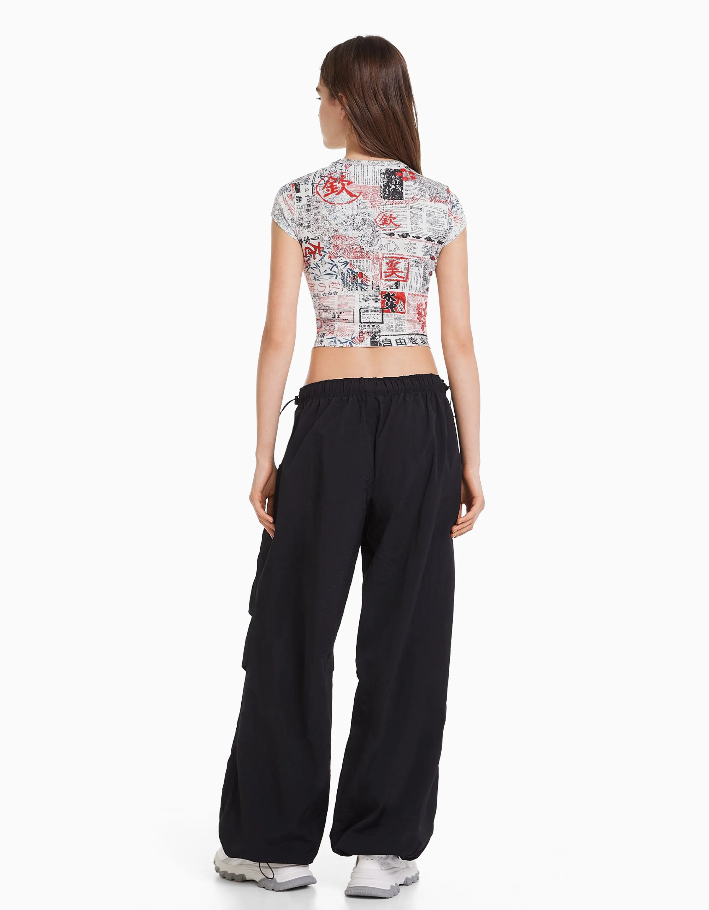 BERSHKA Camiseta manga corta print Negro Fashion