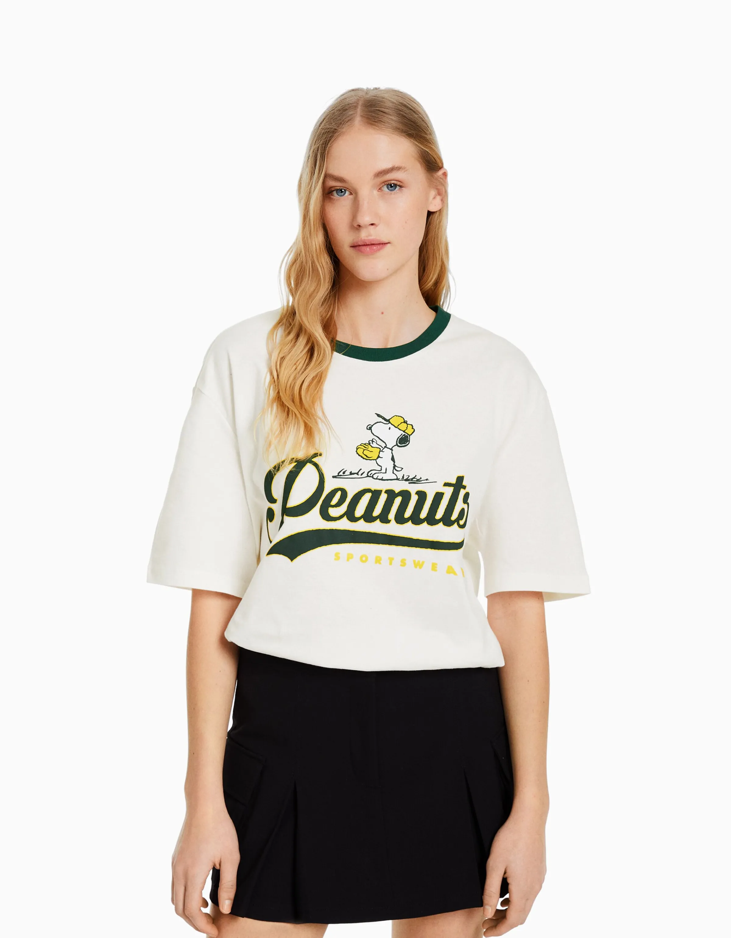 BERSHKA Camiseta manga corta print Snoopy Blanco Online