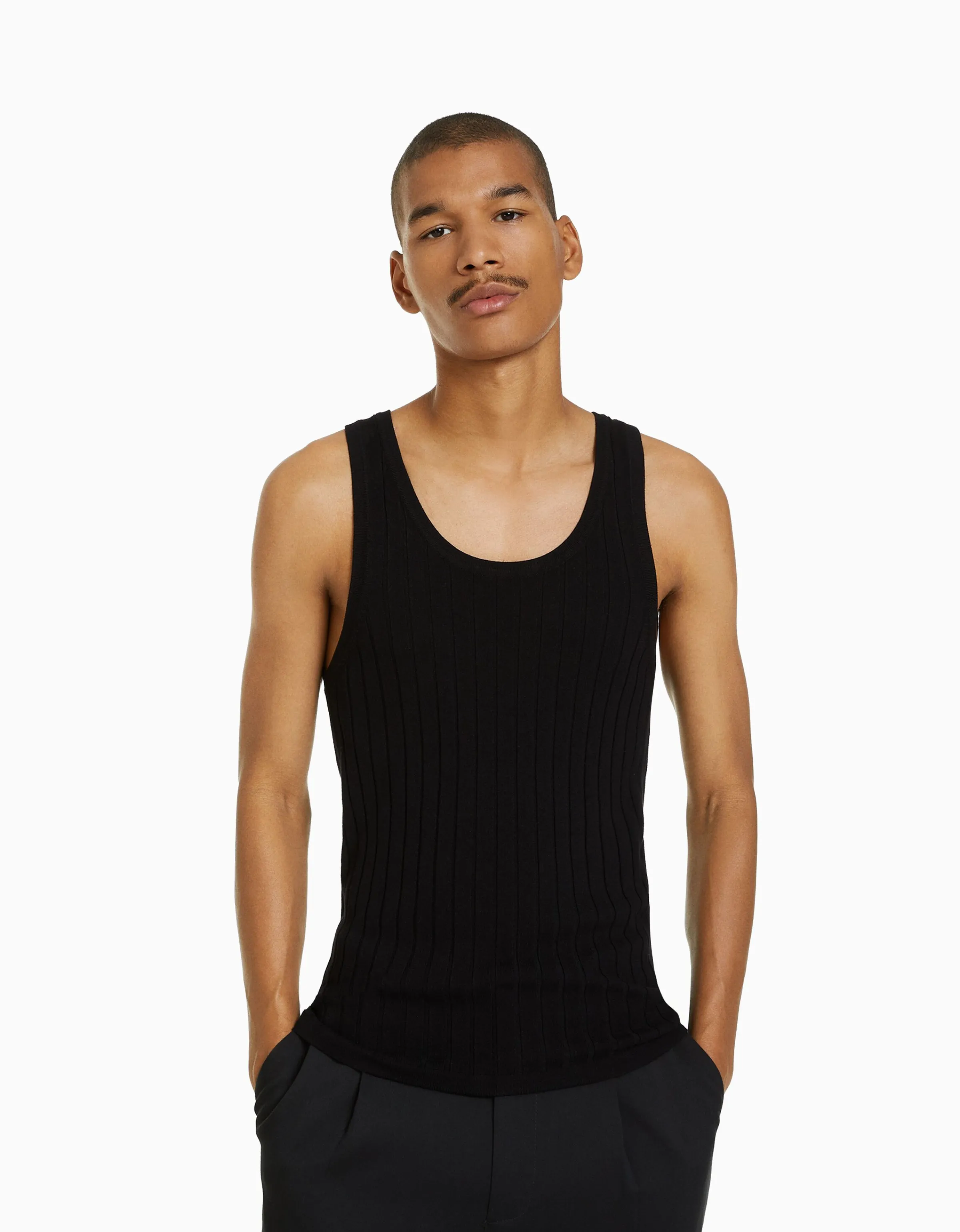 BERSHKA Camiseta sin mangas canalé Negro Discount