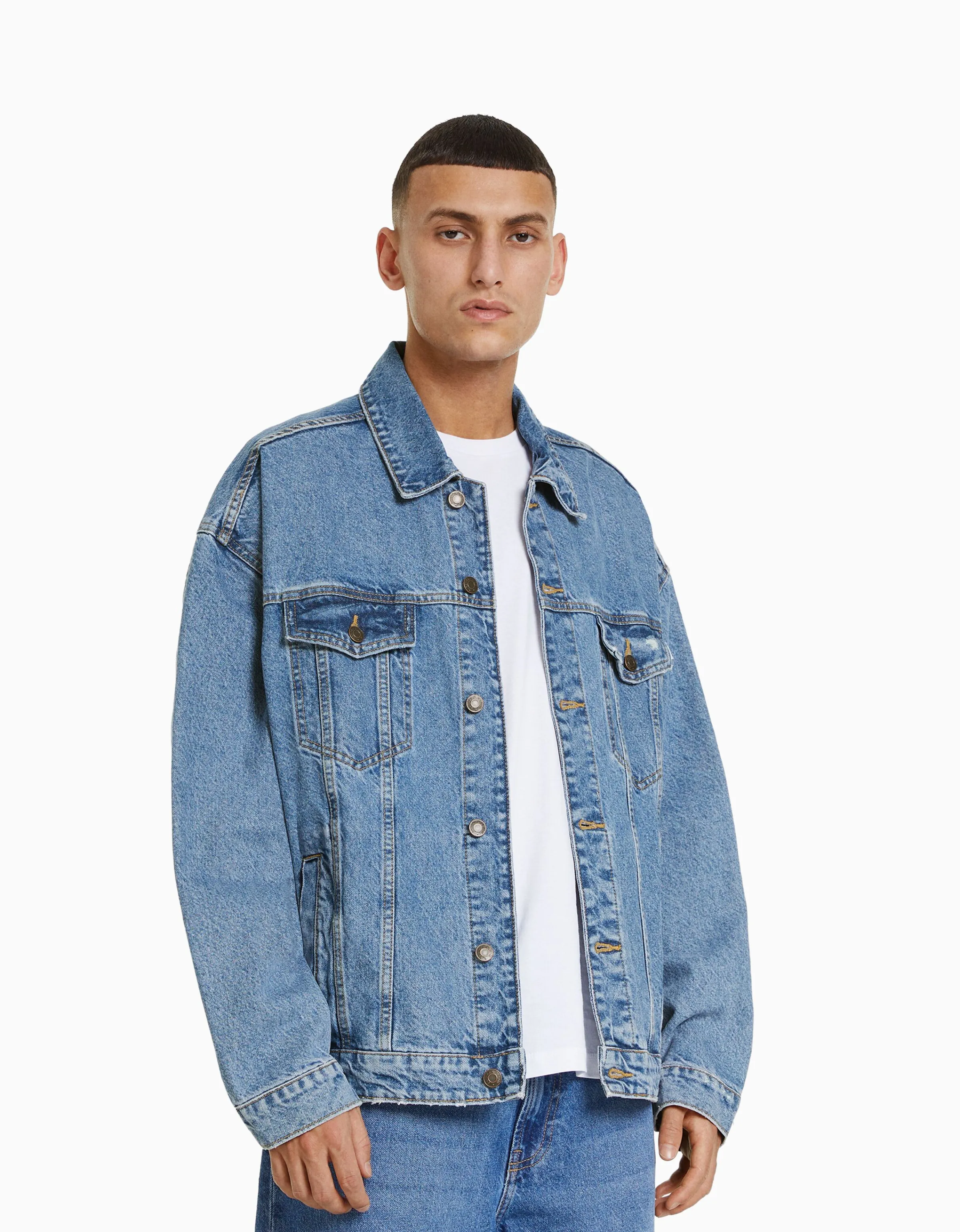 BERSHKA Cazadora denim oversize Negro Online