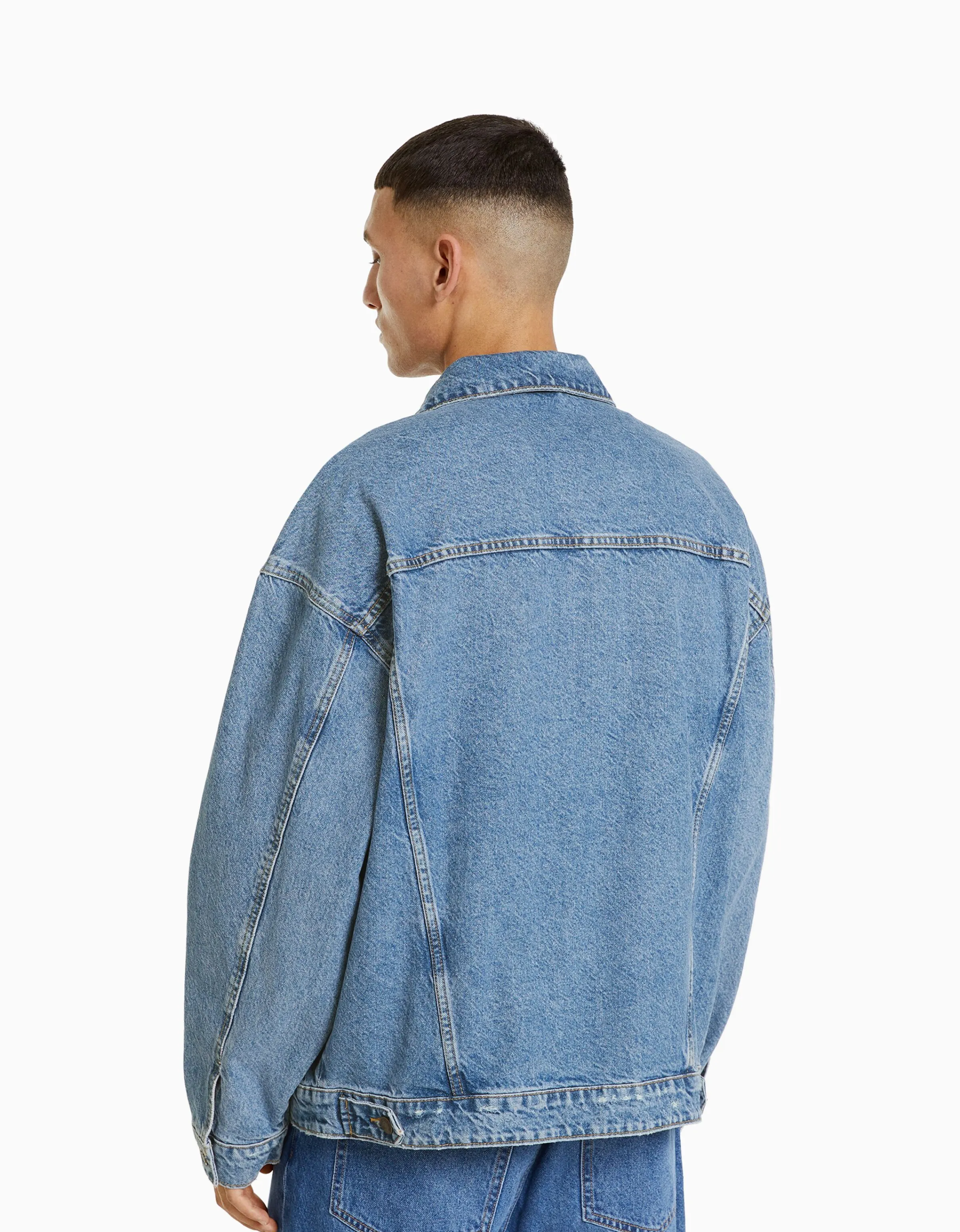 BERSHKA Cazadora denim oversize Negro Online