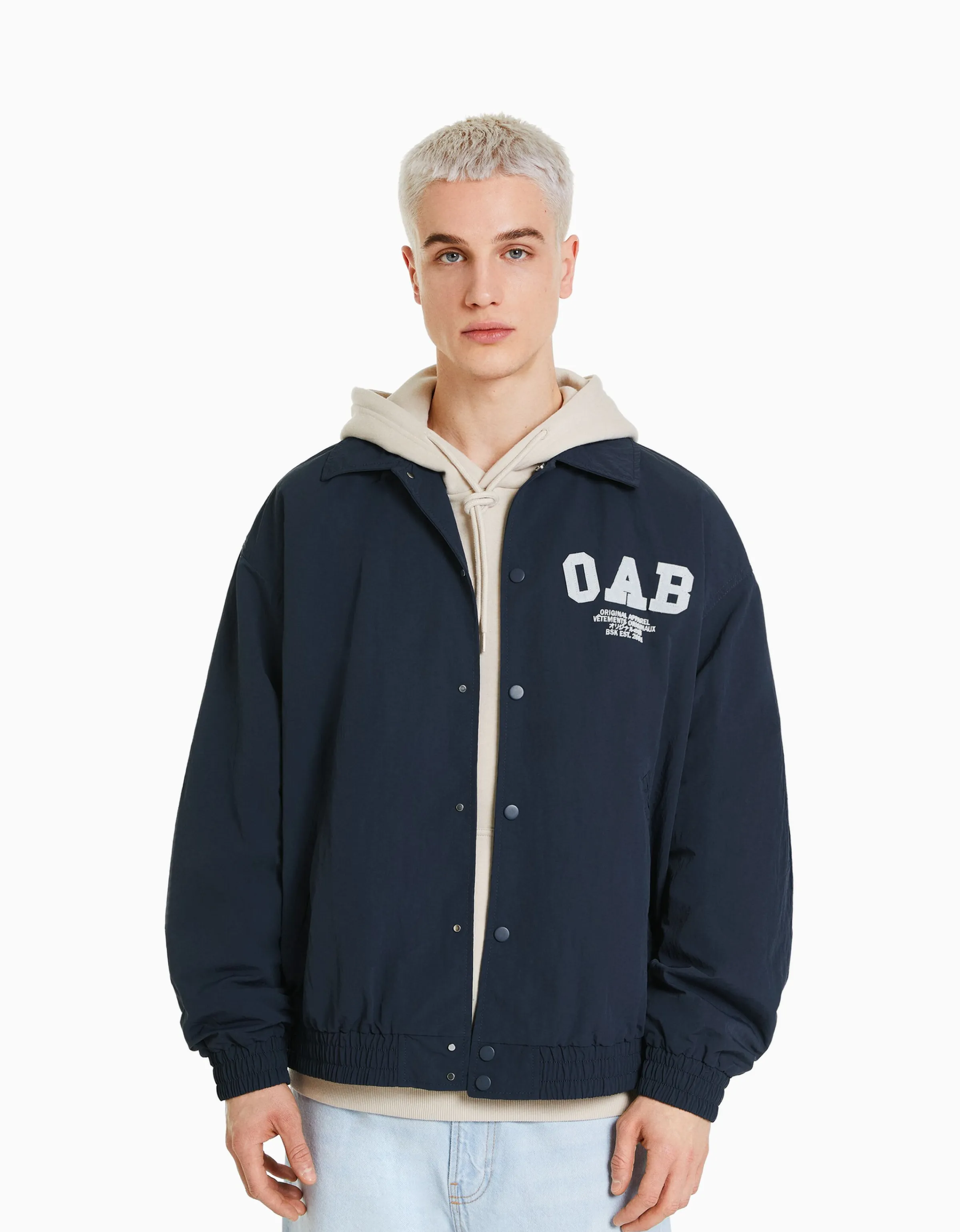 BERSHKA Cazadora ligera efecto nylon Marino Shop