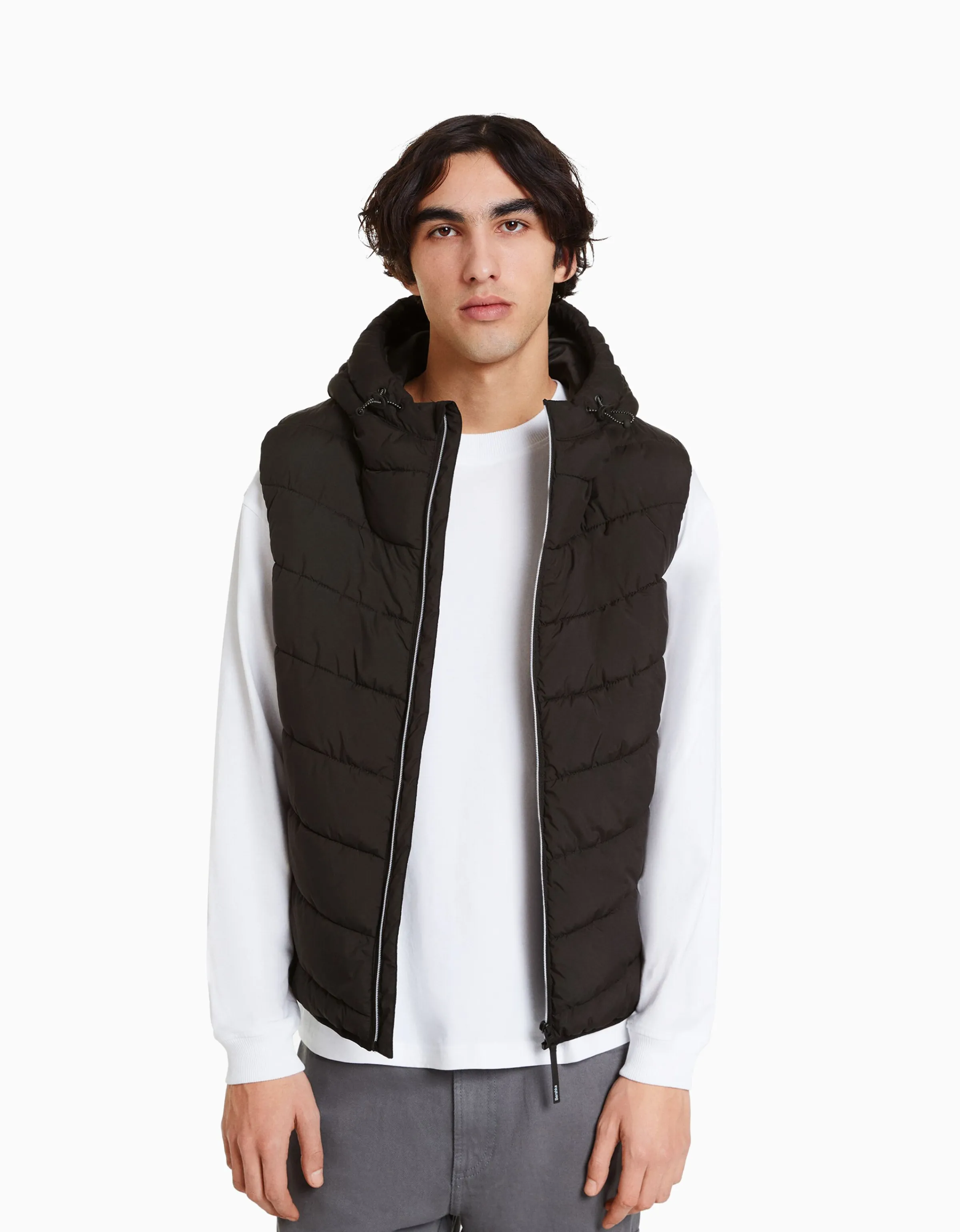 BERSHKA Chaleco capucha acolchado Negro Sale