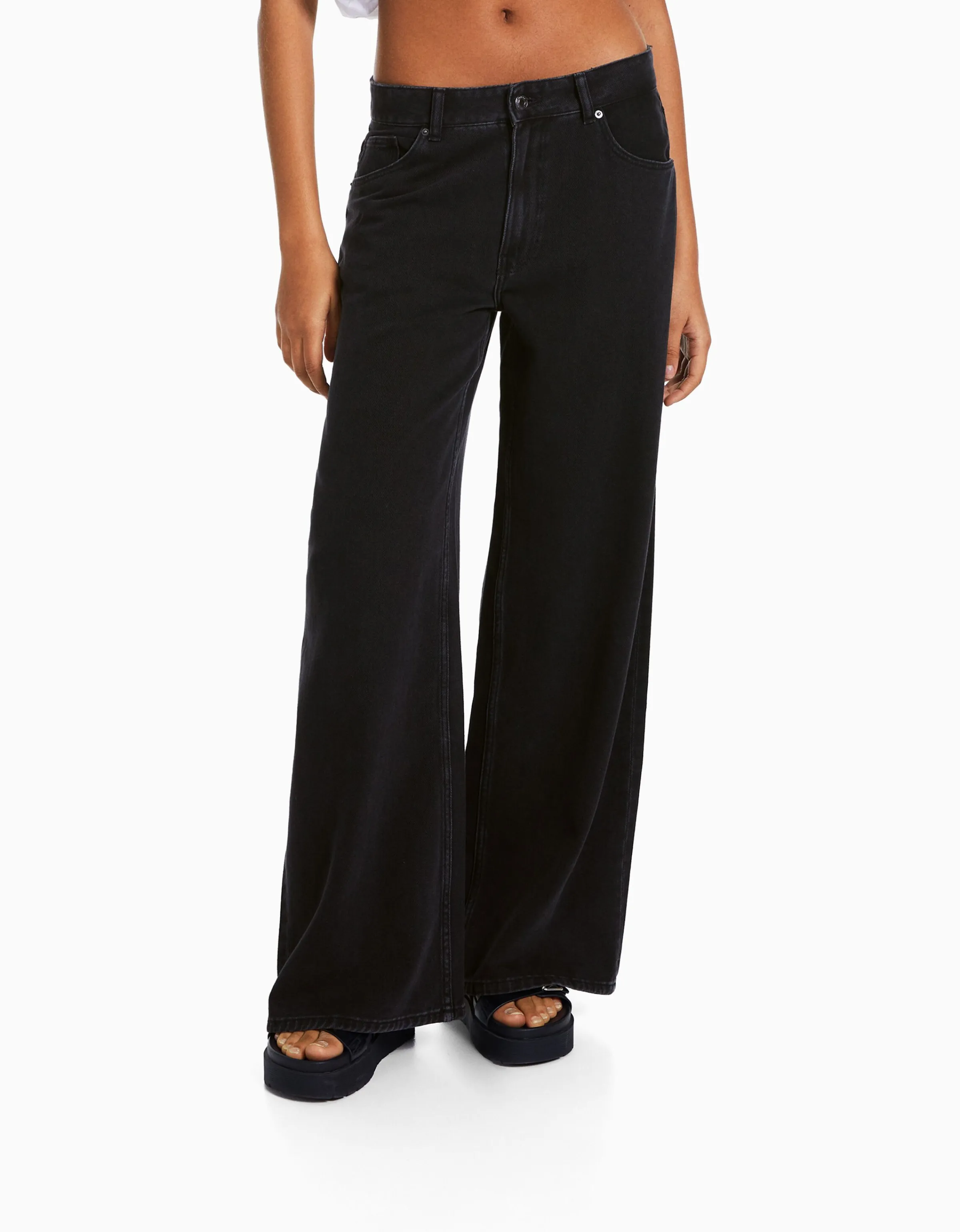 BERSHKA Jeans wide leg Azul claro Hot