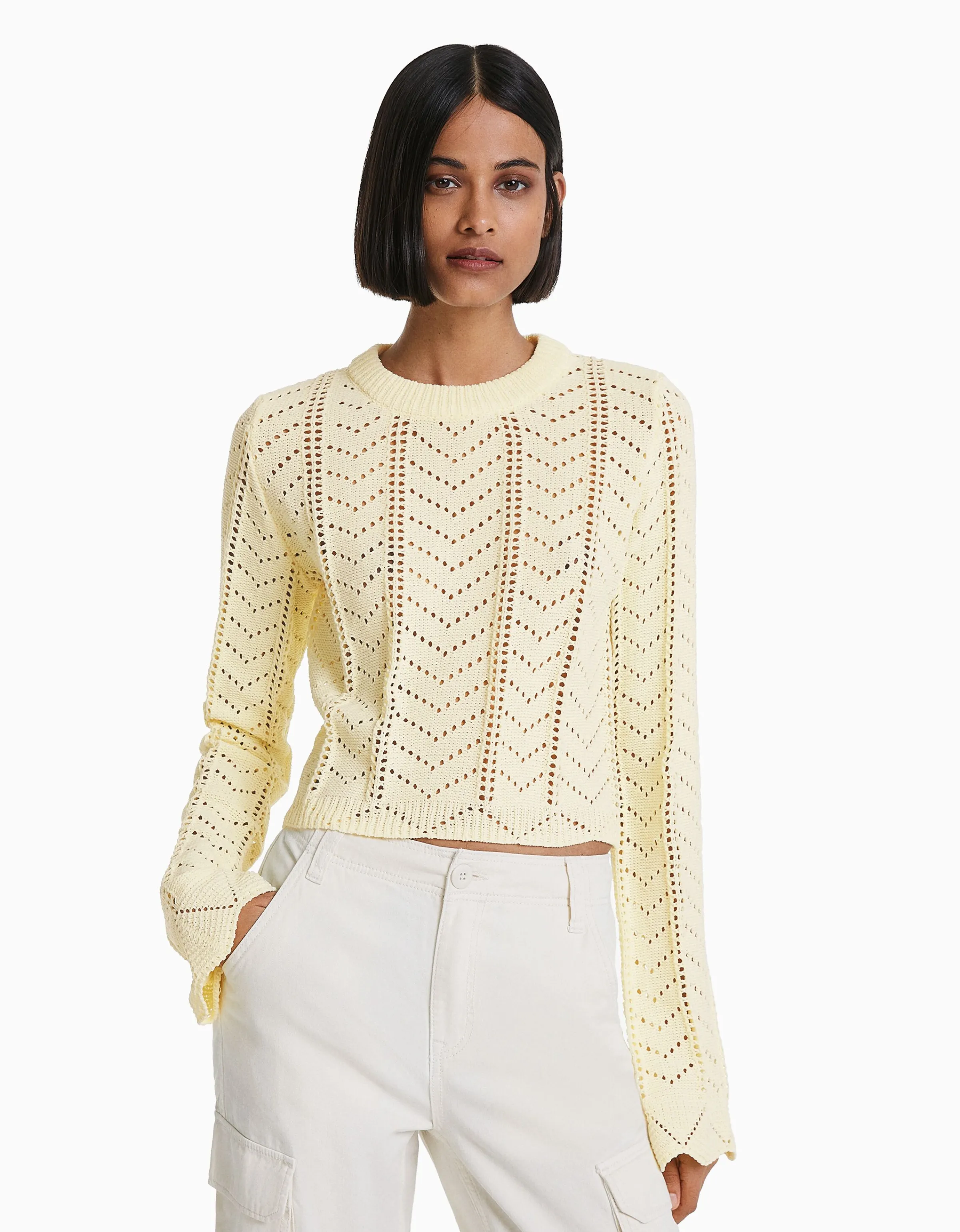 BERSHKA Jersey cuello redondo calados Amarillo Store