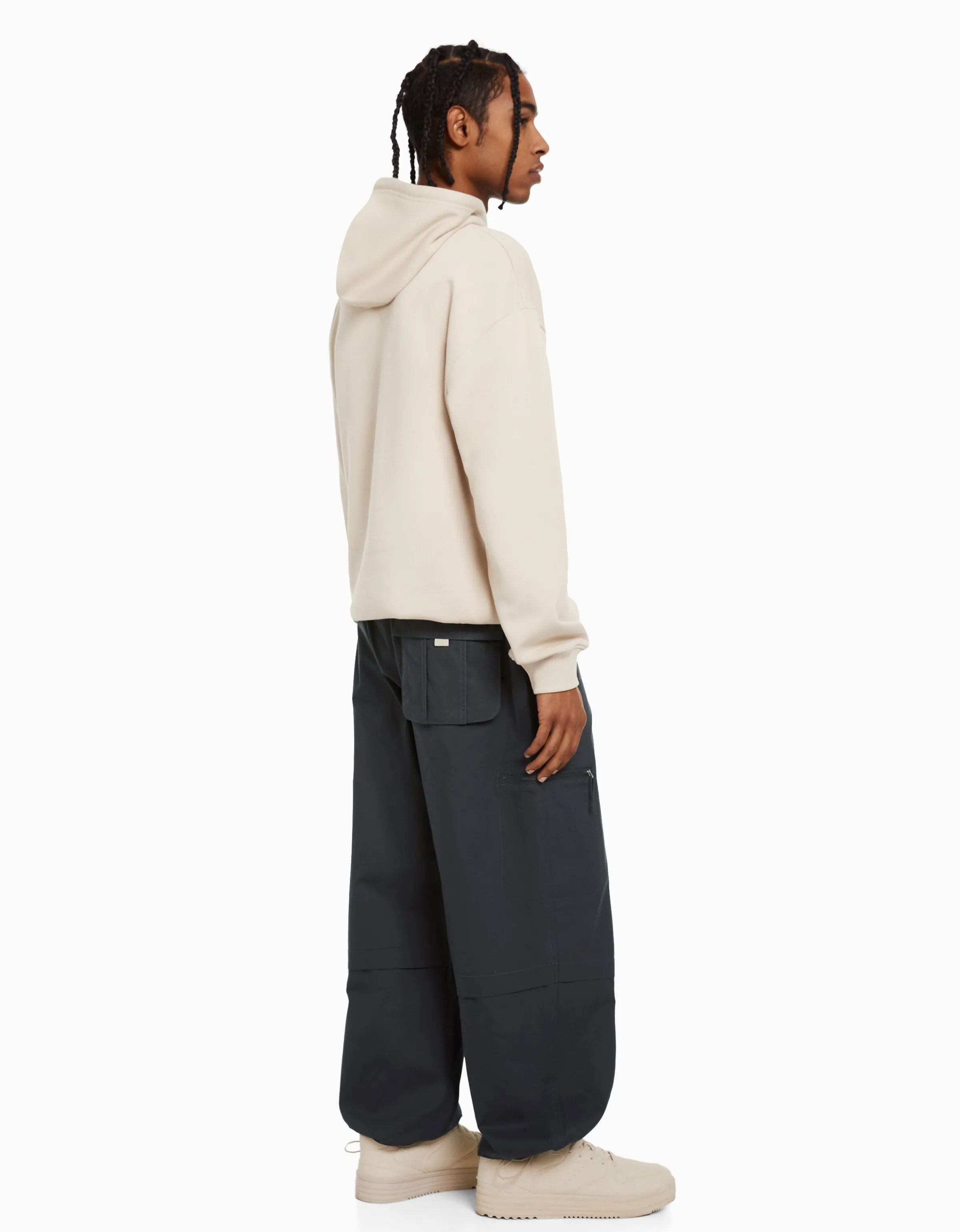 BERSHKA Pantalón cargo parachute algodón Kaki Fashion
