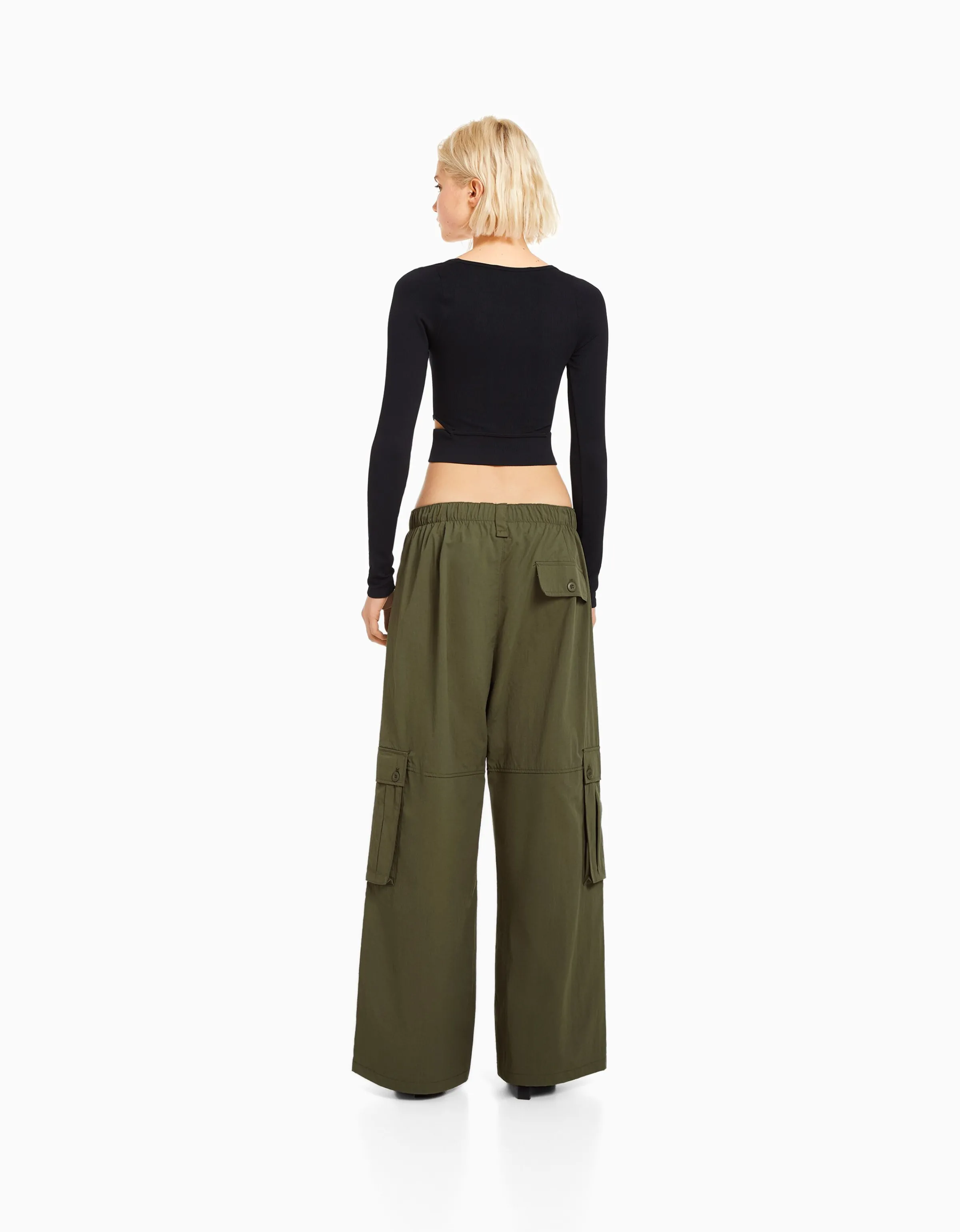 BERSHKA Pantalón cargo wide leg multipocket Kaki Store