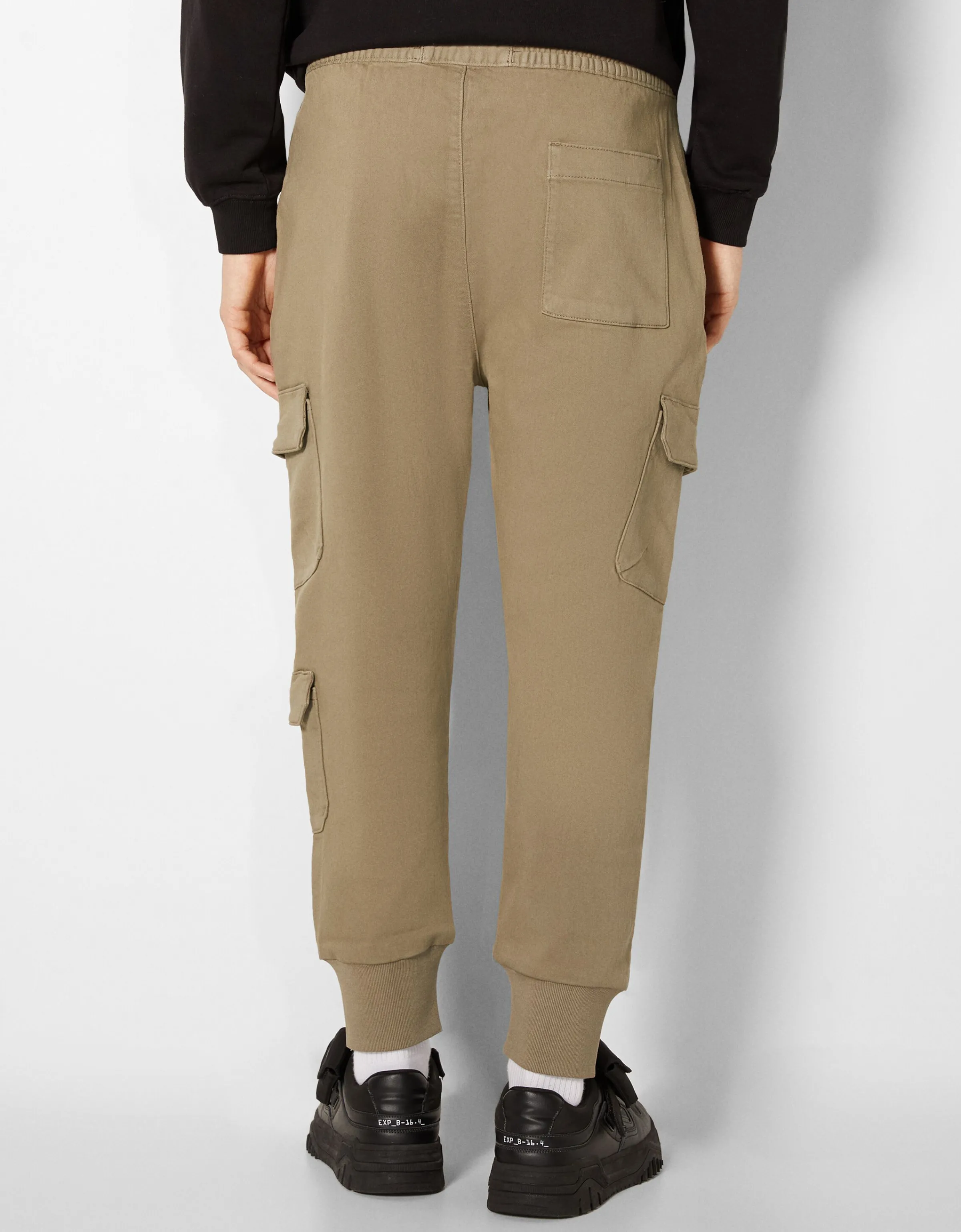 BERSHKA Pantalón jogger cargo slim Blanco roto Outlet