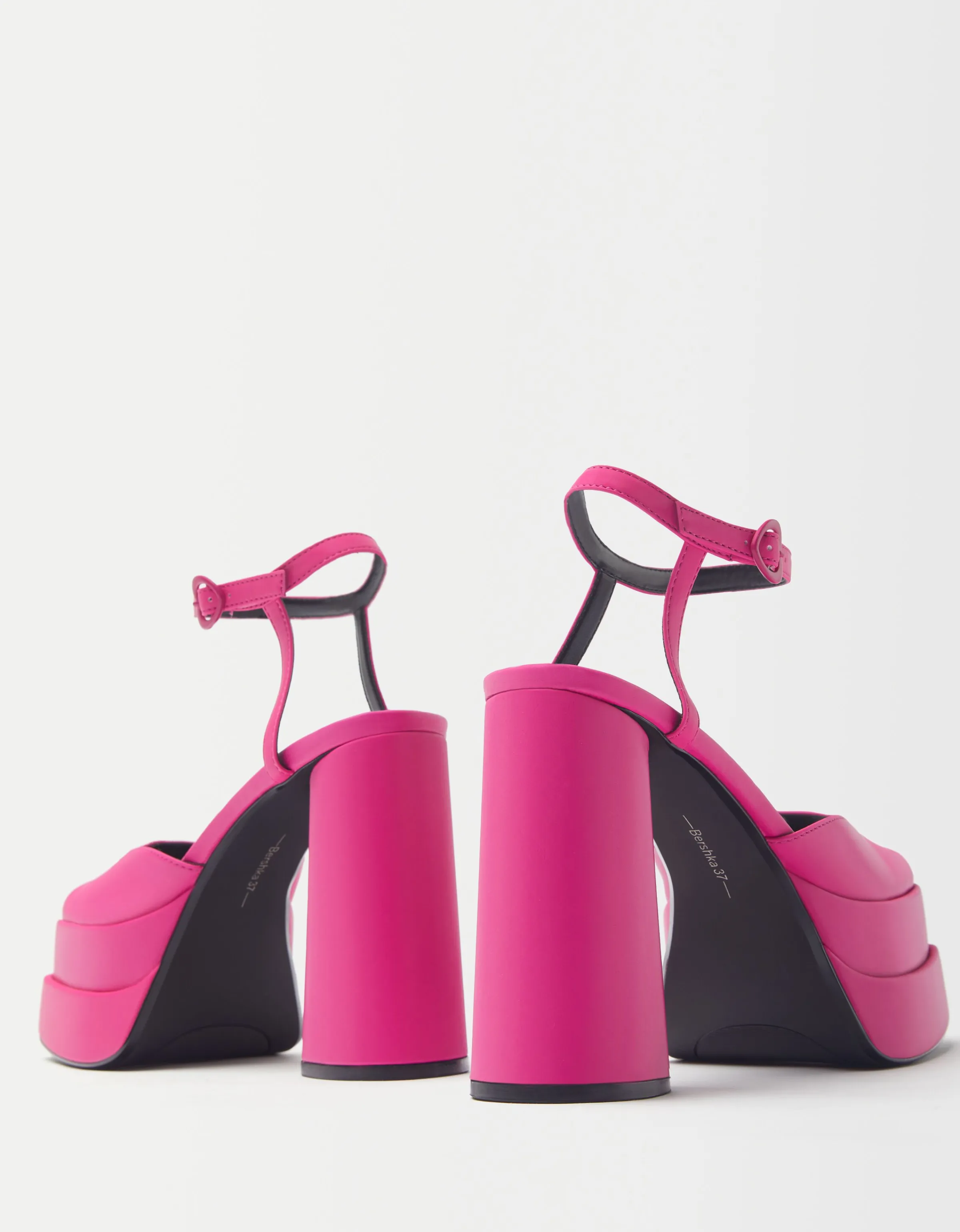 BERSHKA Sandalia tacón plataforma XL Fucsia Outlet