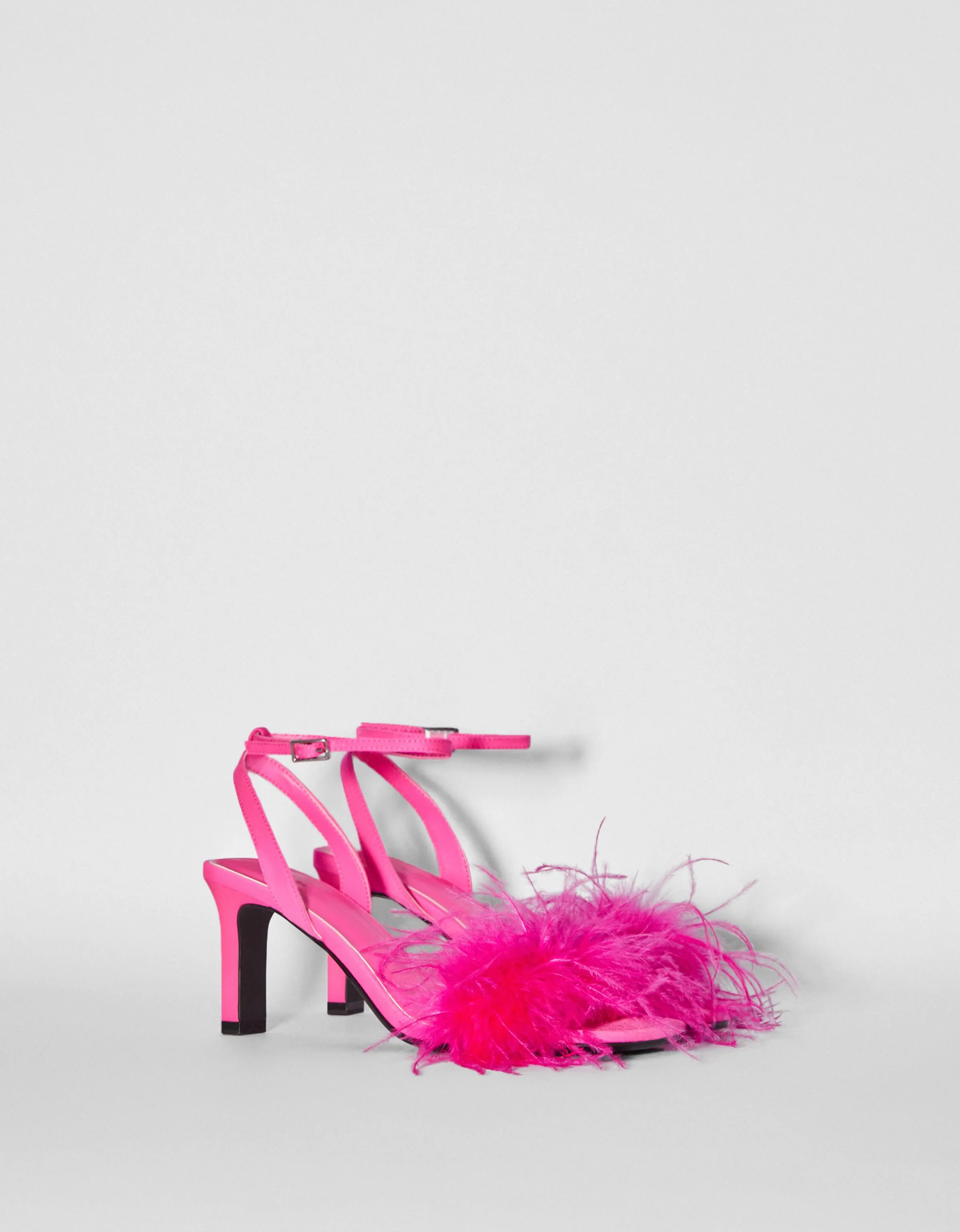 BERSHKA Sandalia tacón plumas Fucsia Online