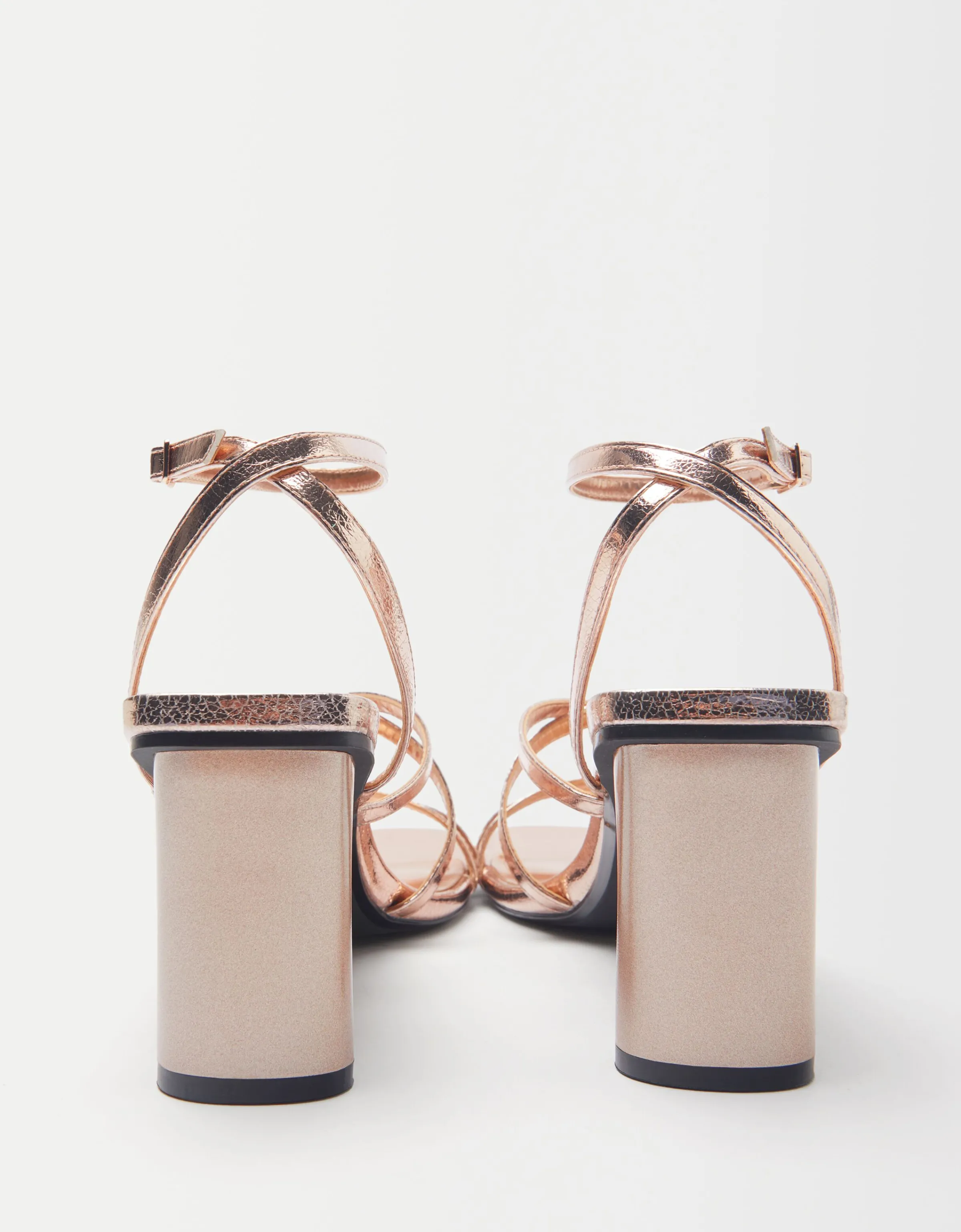 BERSHKA Sandalia tacón tiras pulsera Oro Outlet