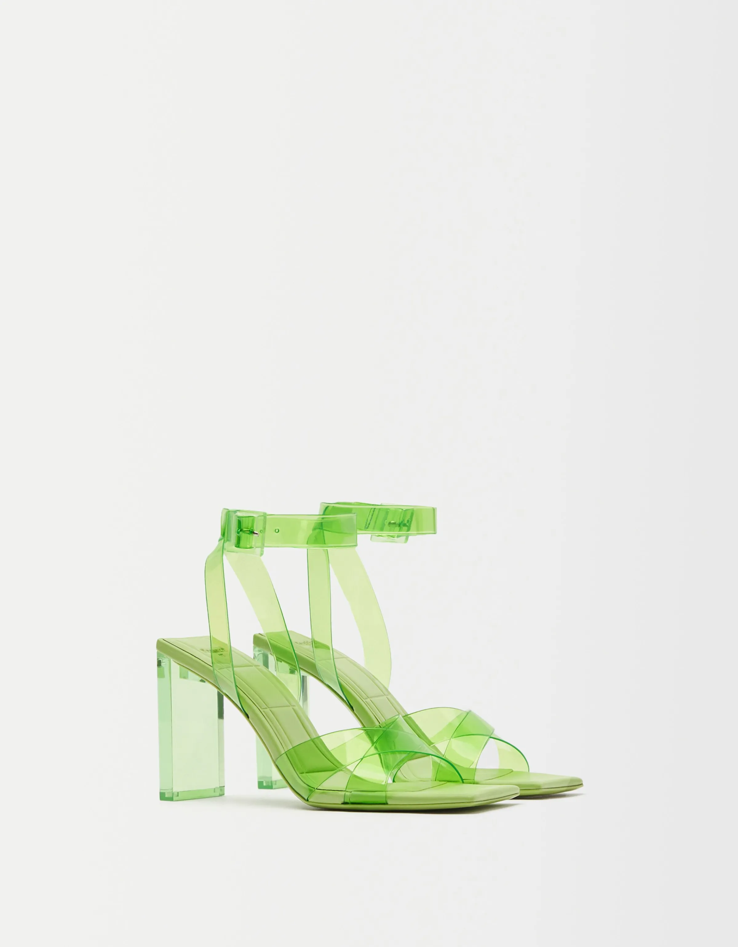 BERSHKA Sandalia vinilo tacón metacrilato Verde Best
