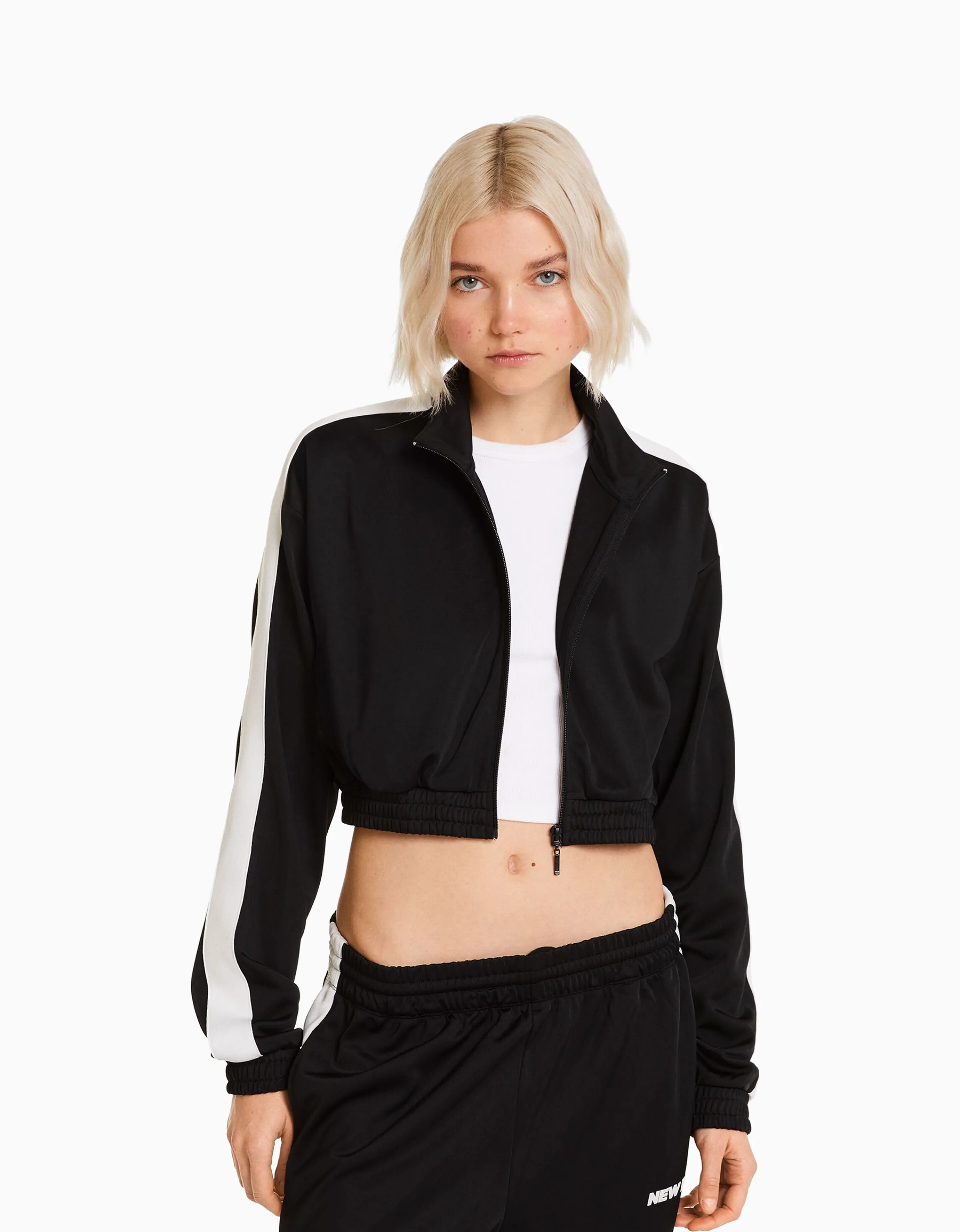 BERSHKA Sudadera cremallera banda lateral Negro Discount