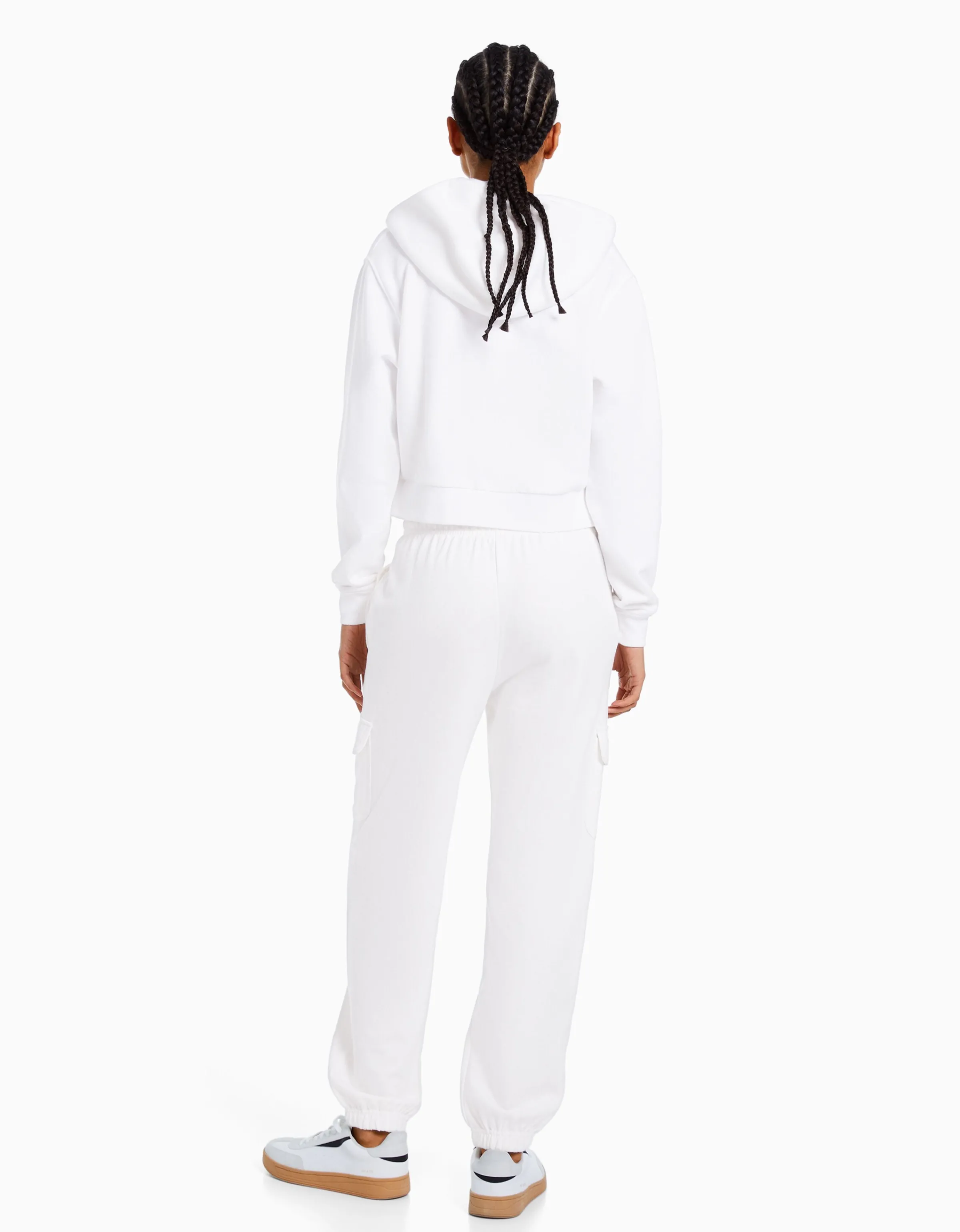 BERSHKA Sudadera cremallera capucha cropped Blanco Online