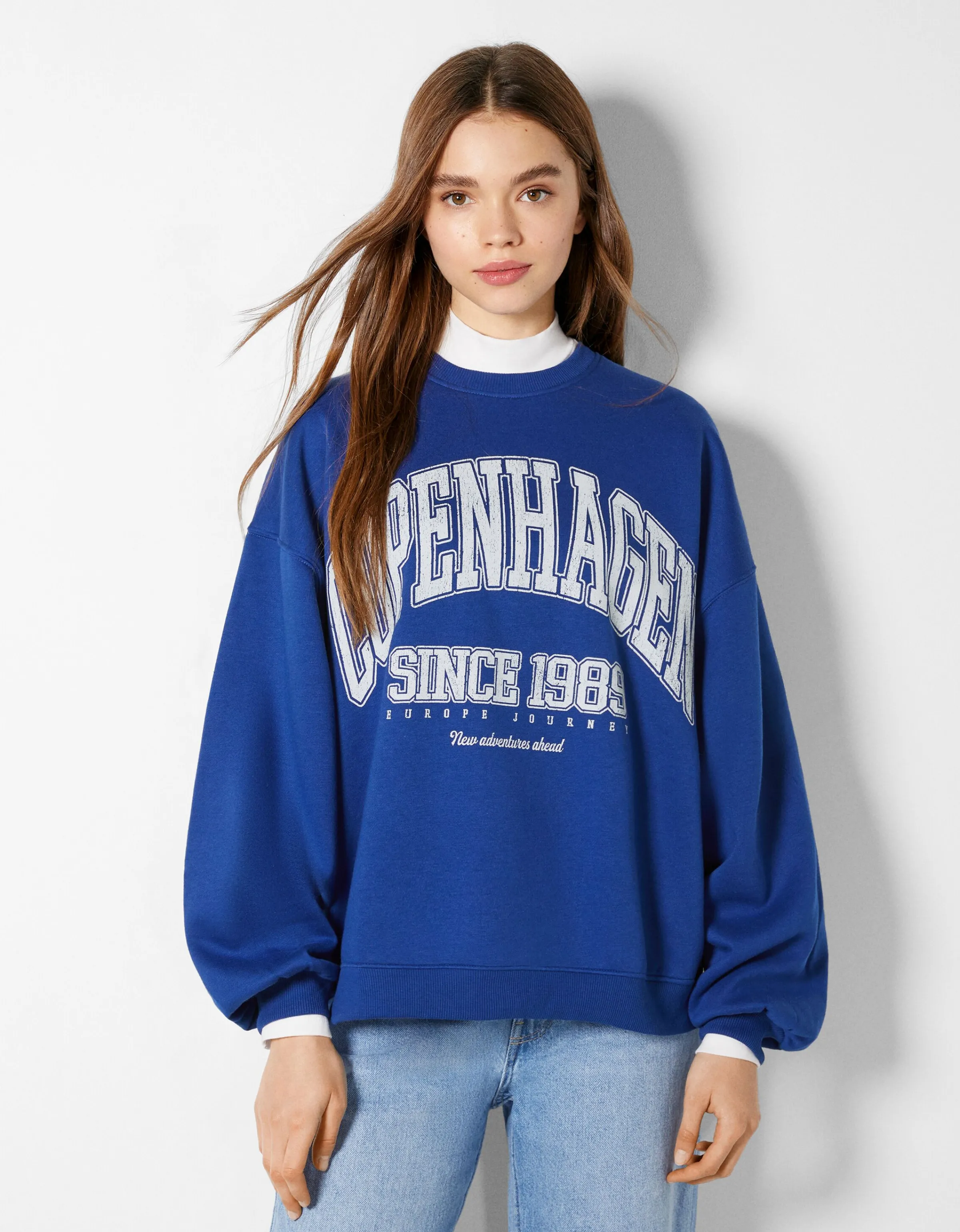 BERSHKA Sudadera oversize print Rojo Store