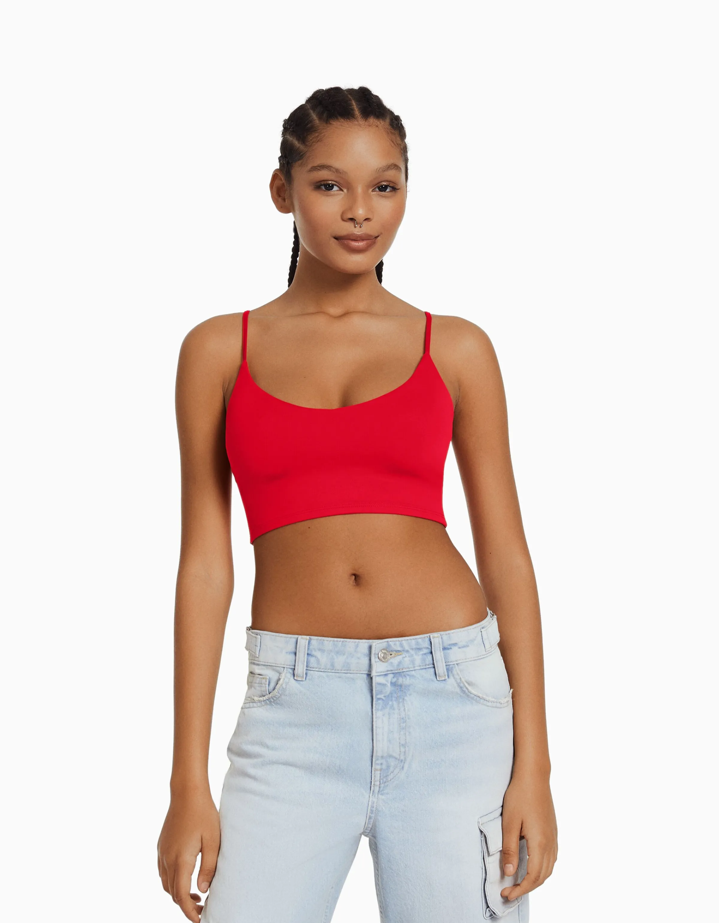 BERSHKA Top tirantes cropped Blanco Store