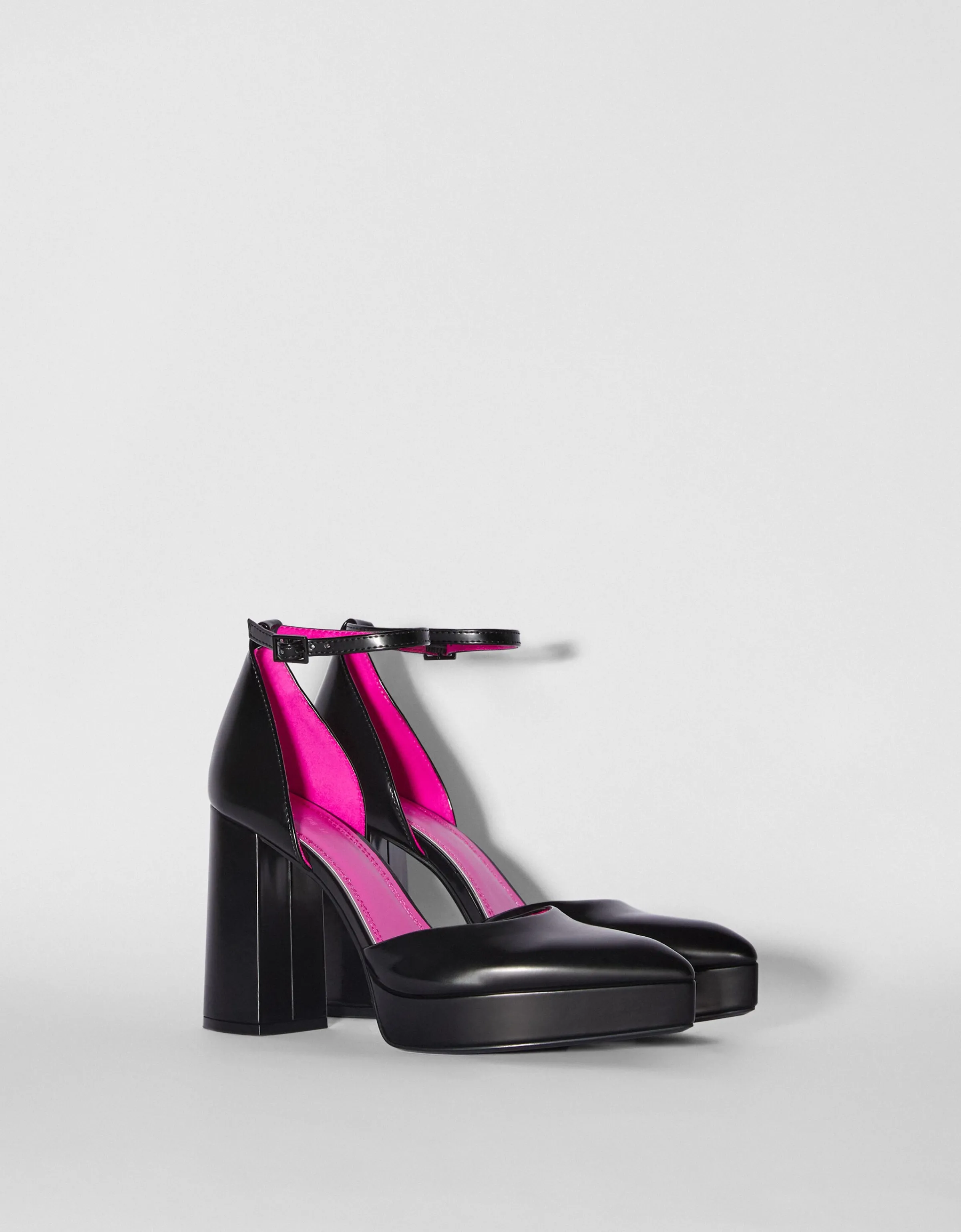 BERSHKA Zapato tacón plataforma Negro Store